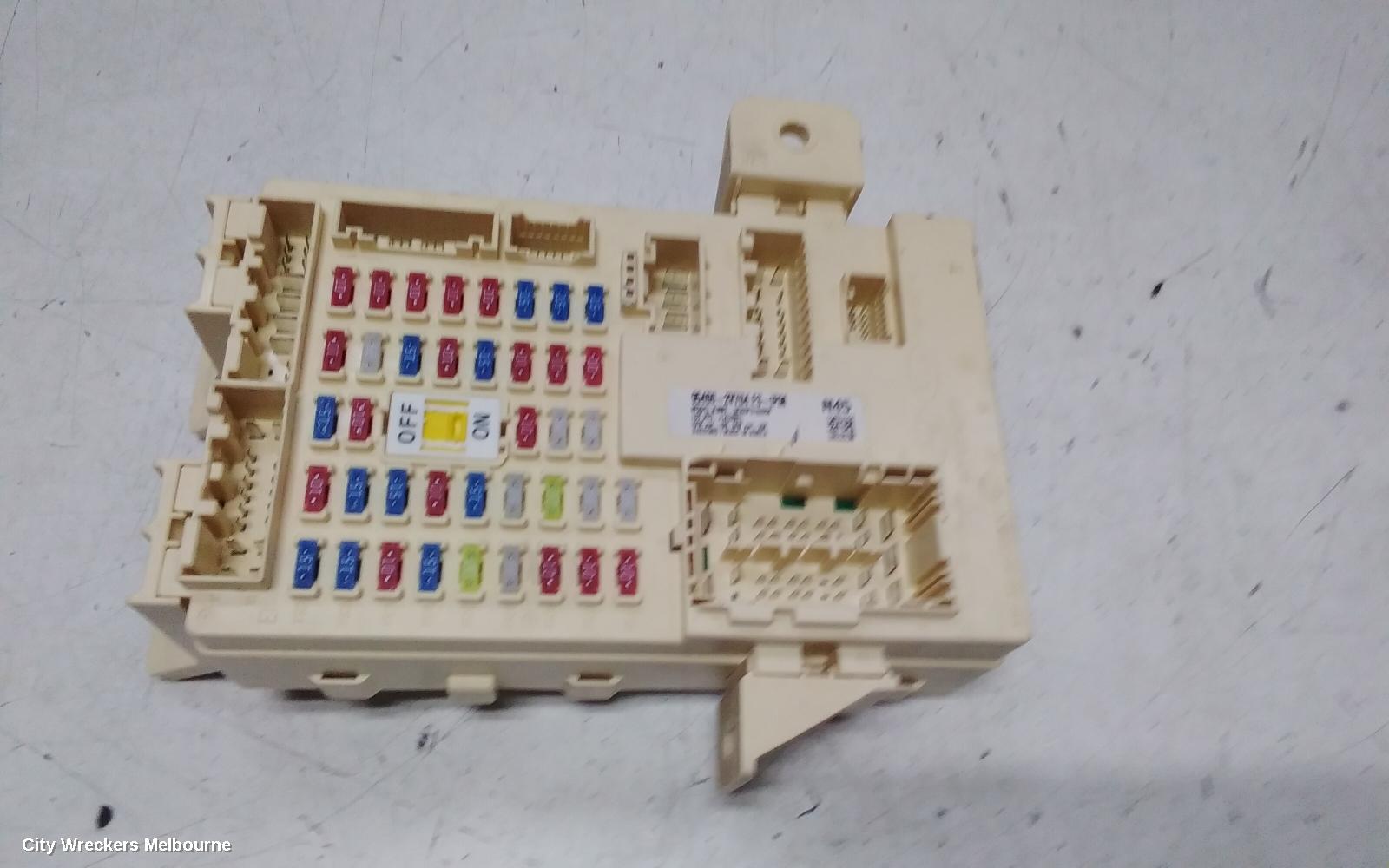 HYUNDAI VELOSTER FUSE BOX, UNDER DASH, FS, 10/2011 - 02/2018 - Image 2