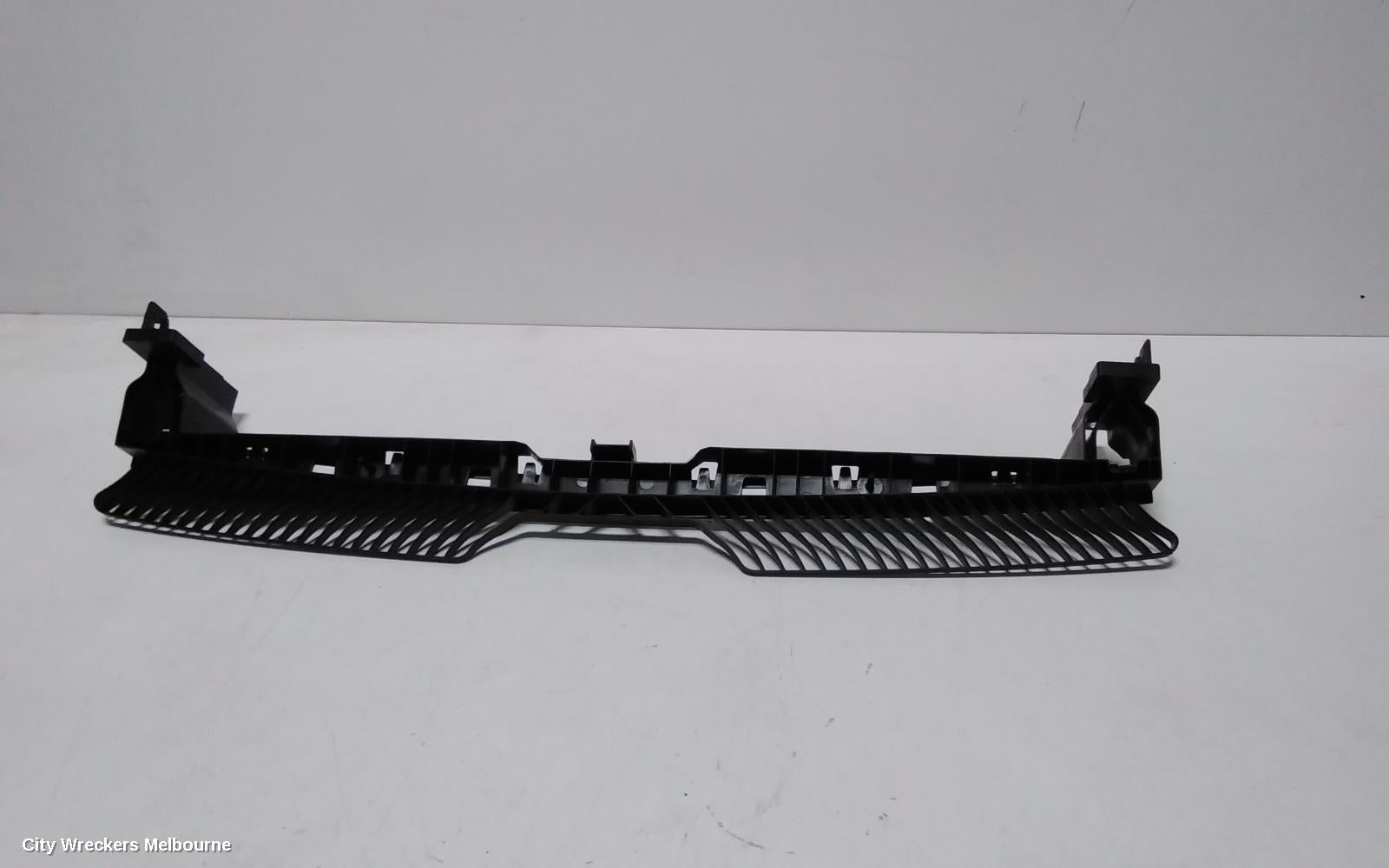 VOLKSWAGEN TIGUAN, 5NA, 06/2016 - 02/2024, 5NA805705D GRILLE SUPPORT : 114608 - Image 3