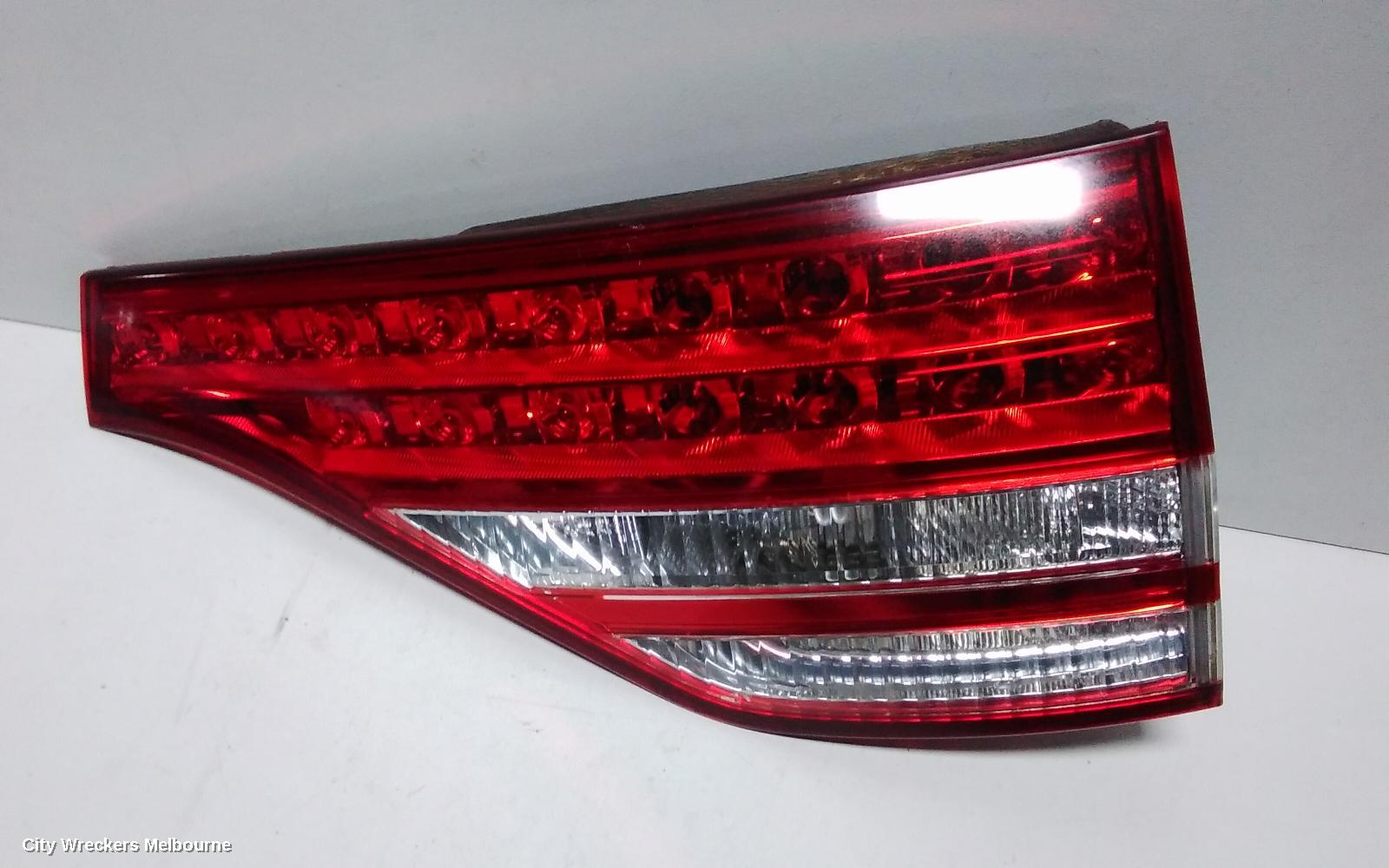 TOYOTA TARAGO REAR GARNISH, TAILGATE LAMP (RH SIDE), ACR50R, 03/2006 - 12/2008 - Image 3