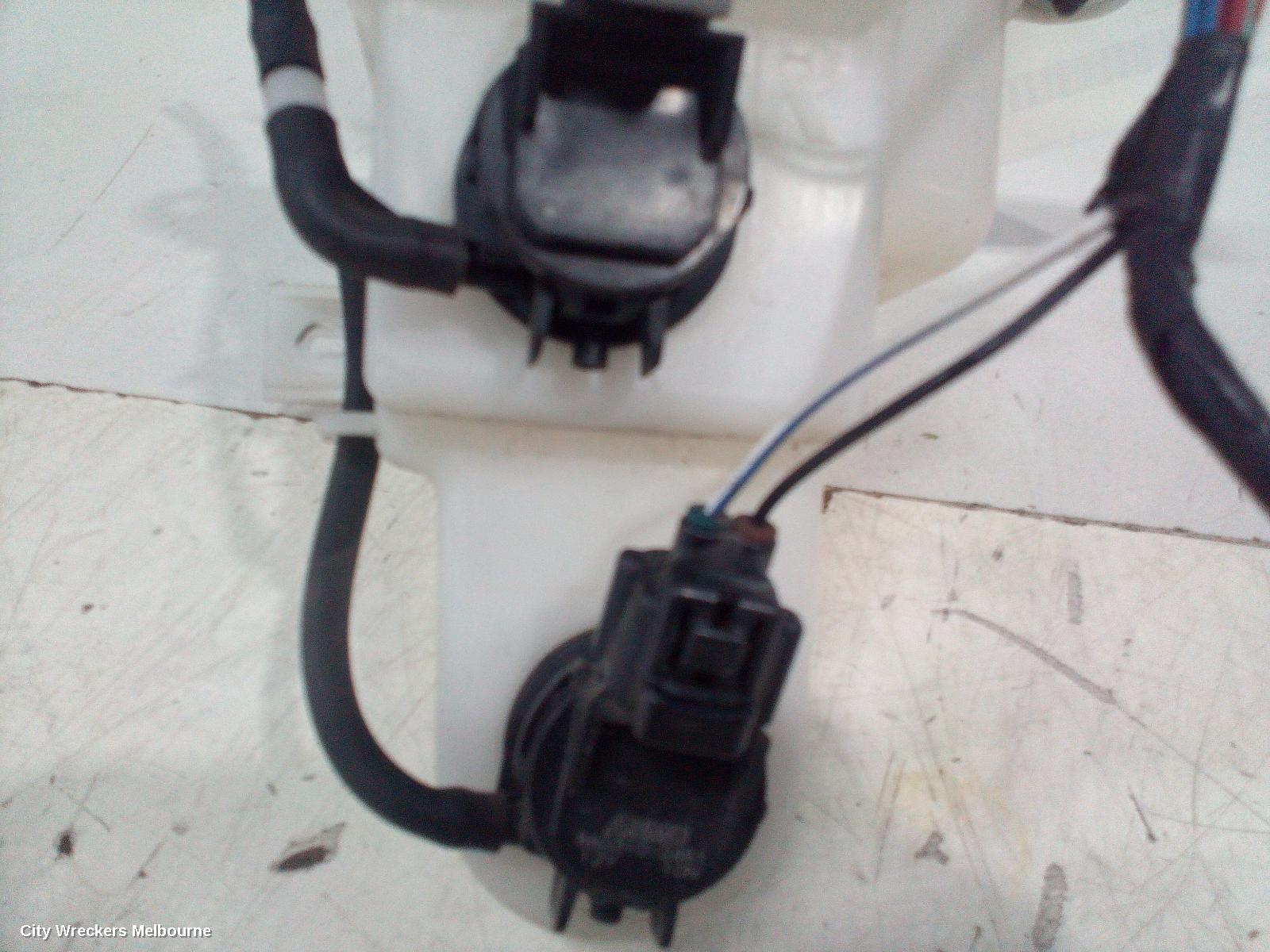 MAZDA CX7 WASHER BOTTLE, ER, RH SIDE, PETROL, 11/2006 - 02/2012 - Image 3
