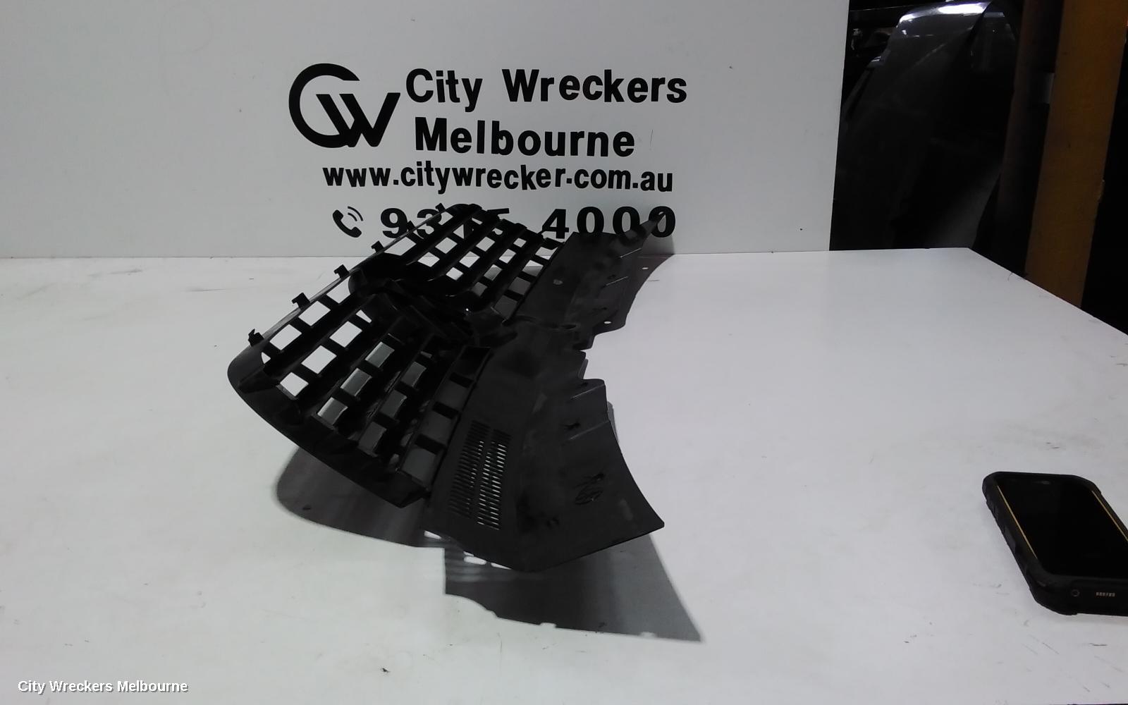 VOLKSWAGEN TRANSPORTER GRILLE, RADIATOR GRILLE, T5, TRANSPORTER/KOMBI, 08/2004 - 09/2009 - Image 3
