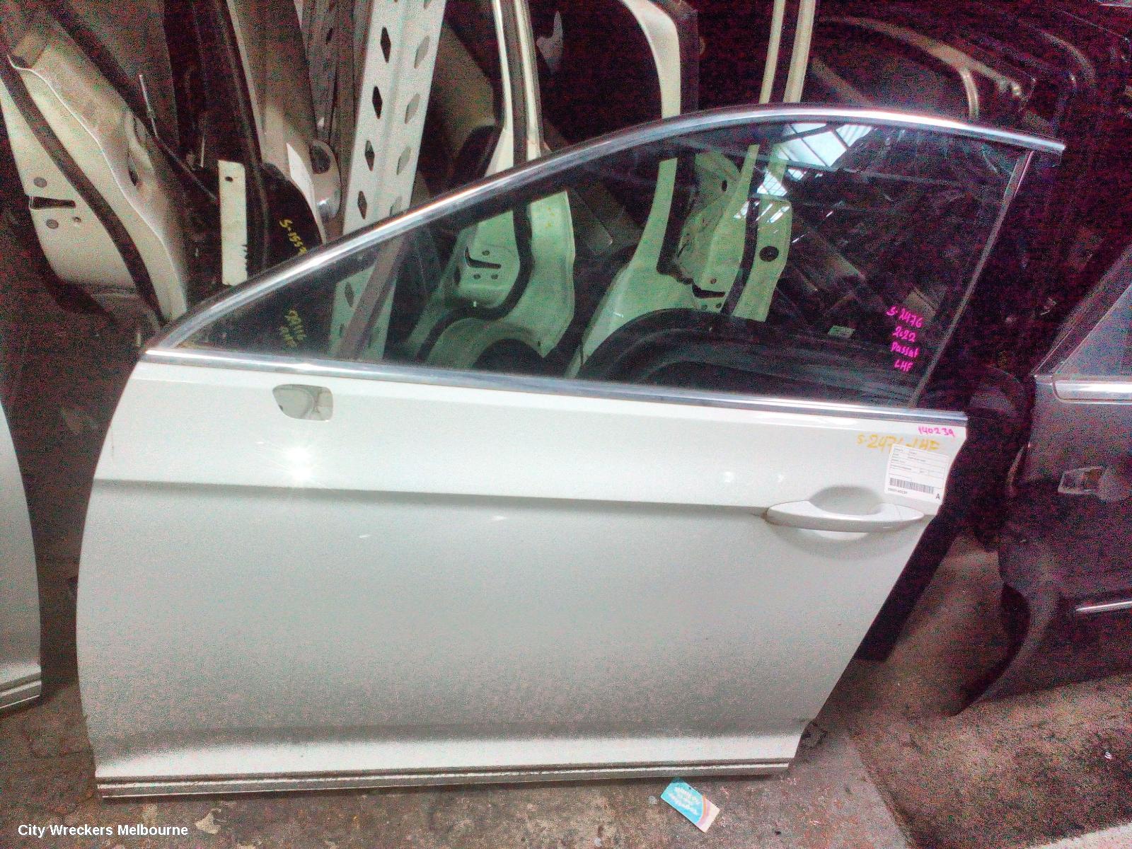 VOLKSWAGEN PASSAT RIGHT FRONT DOOR, B8/MK7, 06/2015 ONWARDS - Image 1