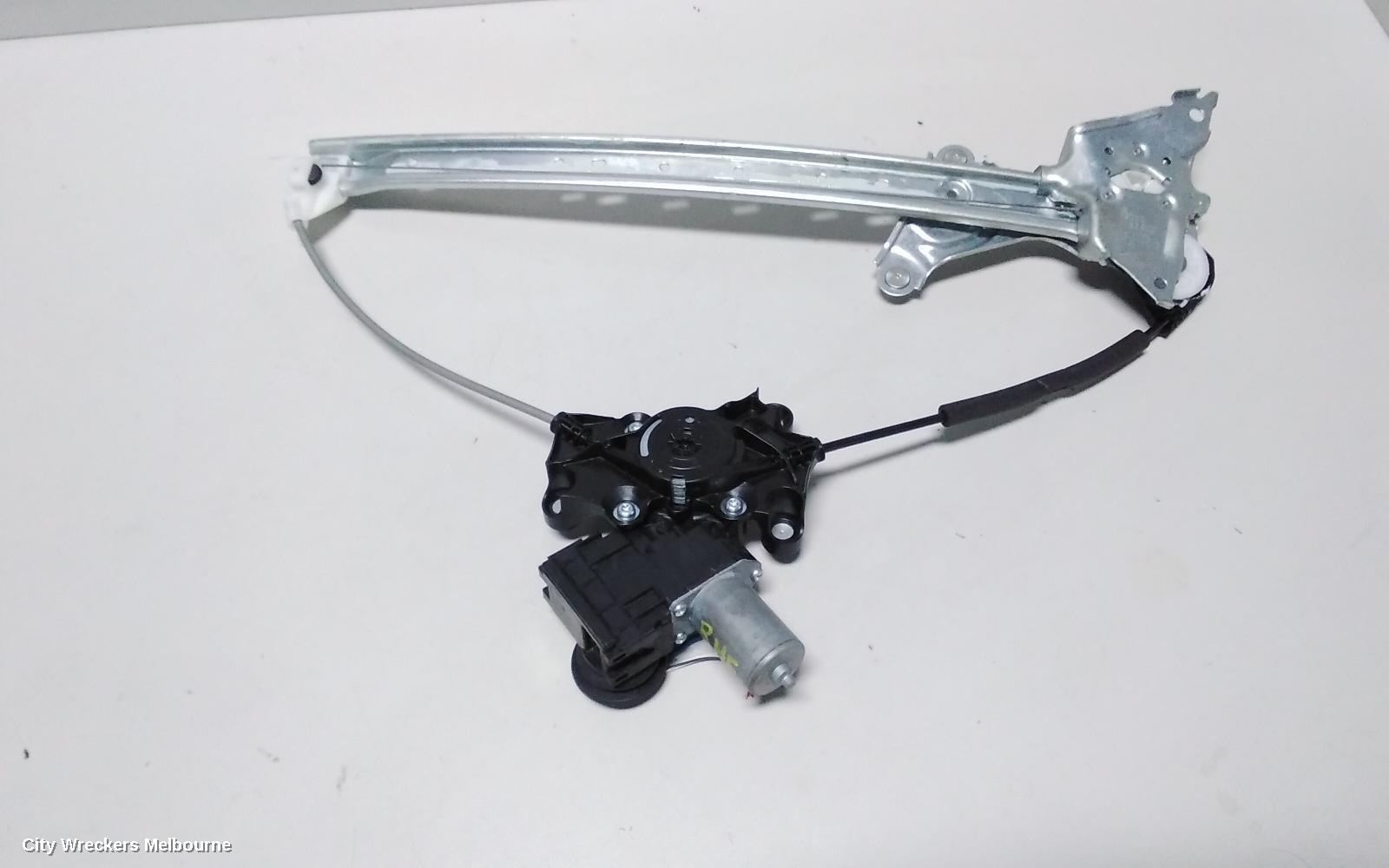 TOYOTA COROLLA RIGHT FRONT WINDOW REG/MOTOR, E210, 07/2018 ONWARDS - Image 2