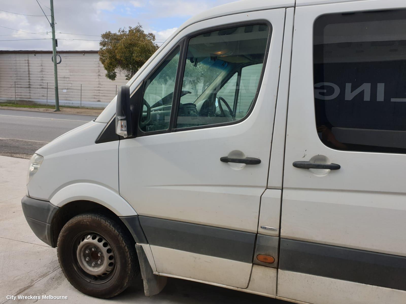 MERCEDES SPRINTER TRANS/GEARBOX, MANUAL, RWD, DIESEL, 2.1, 6 SPEED, NCV3, 711.680 CODE, 10/2006 - 04/2018 - Image 3