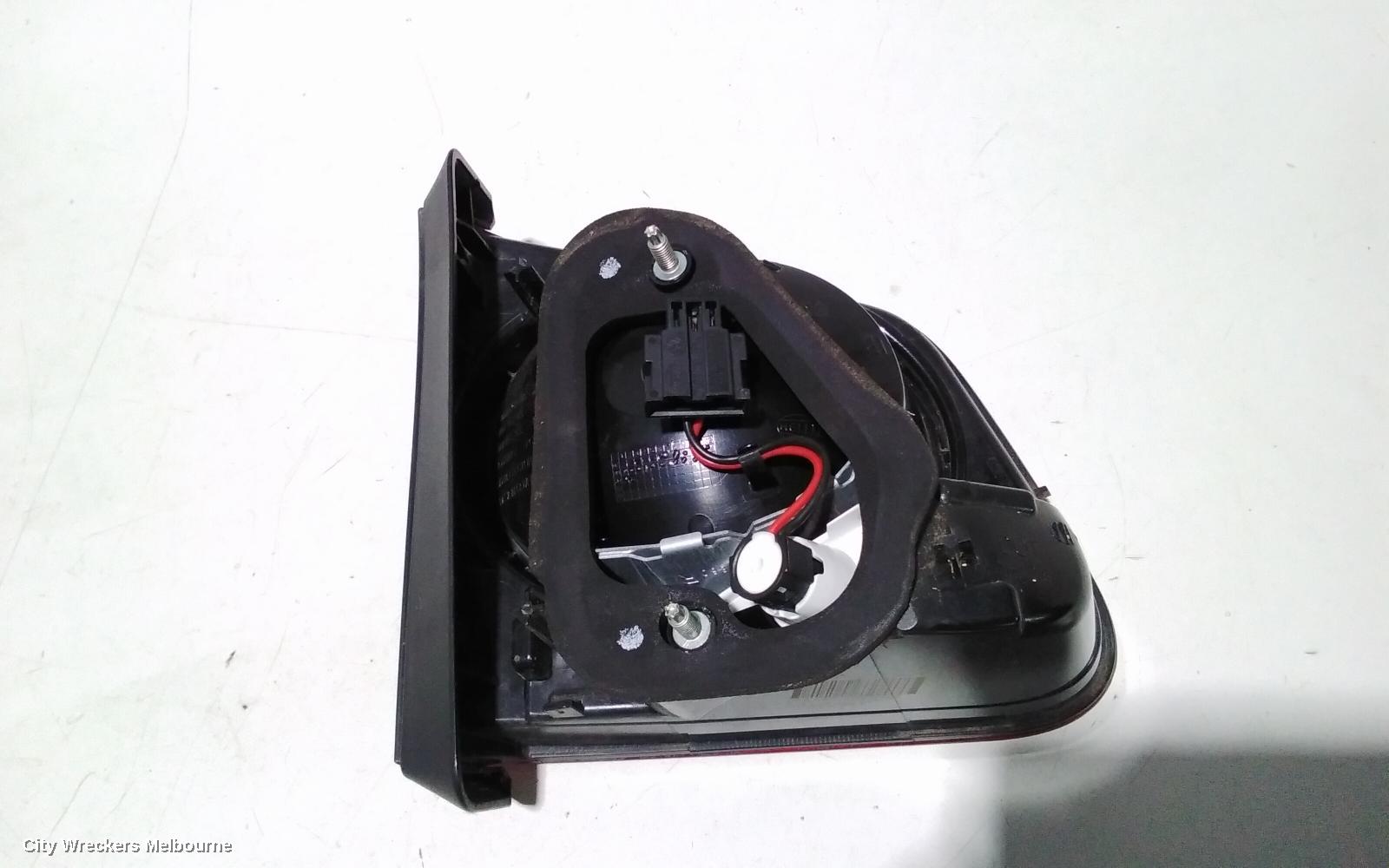 VOLKSWAGEN TIGUAN REAR GARNISH, TAILGATE LAMP (RH SIDE), 5N, 05/2008 - 06/2011 - Image 3
