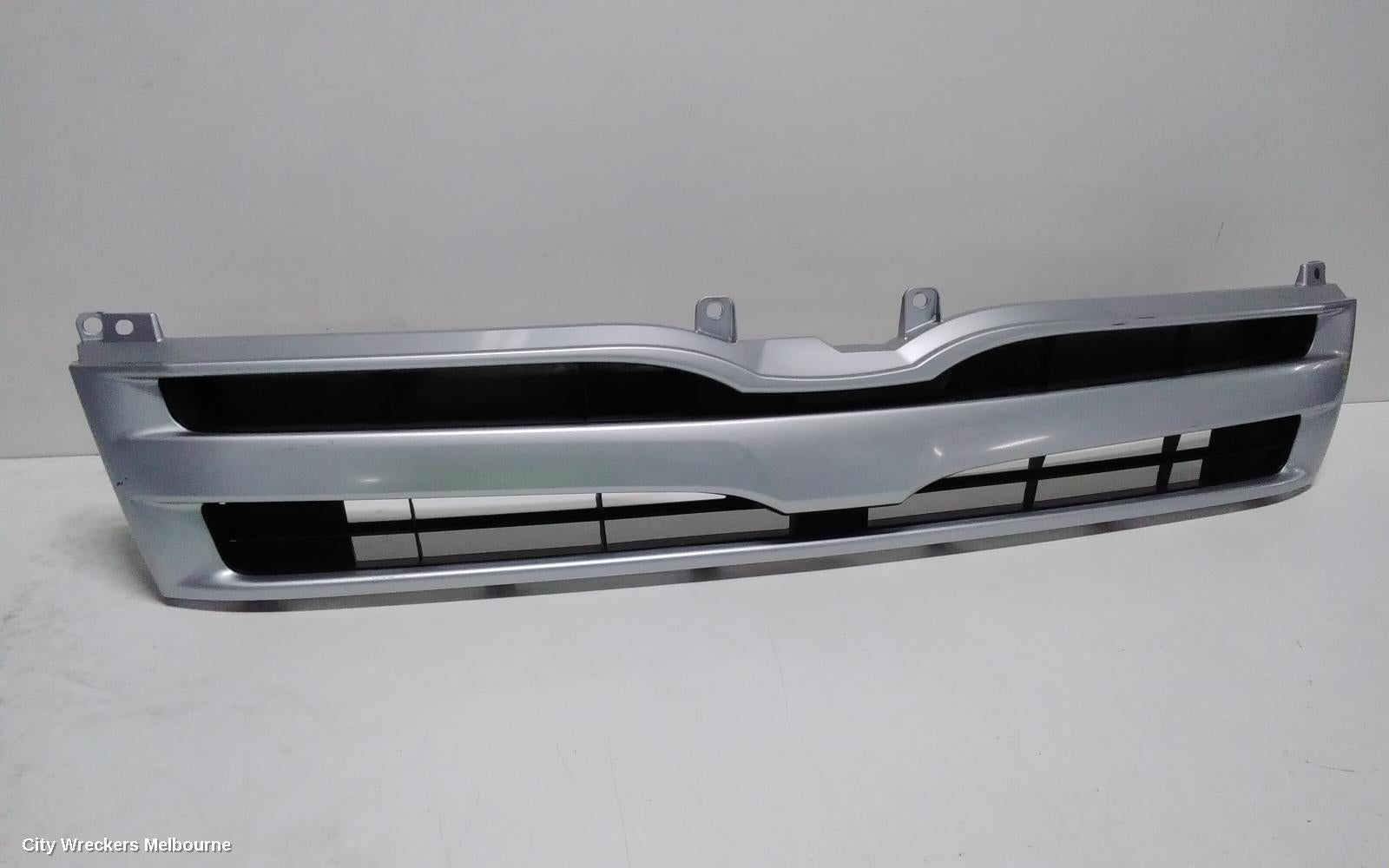 TOYOTA HIACE GRILLE, BUMPER GRILLE (CENTRE), TRH/KDH, SLWB, 08/2010 - 01/2014 - Image 3