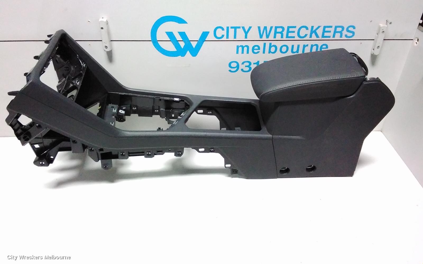 VOLKSWAGEN TIGUAN CONSOLE, 5NA, CONSOLE ASSY, LEATHER, 06/2016 ONWARDS - Image 2