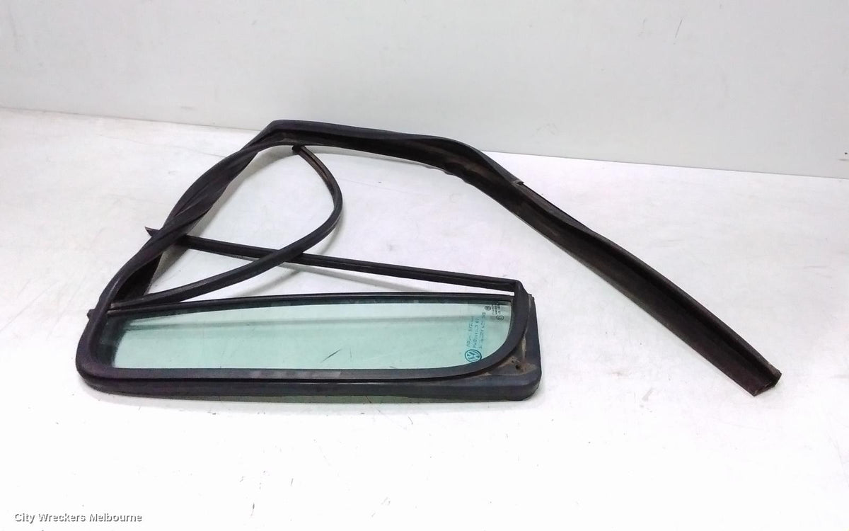 VOLKSWAGEN AMAROK RIGHT REAR 1/4 DOOR GLASS, 2H, 10/2010 - 09/2022 - Image 1