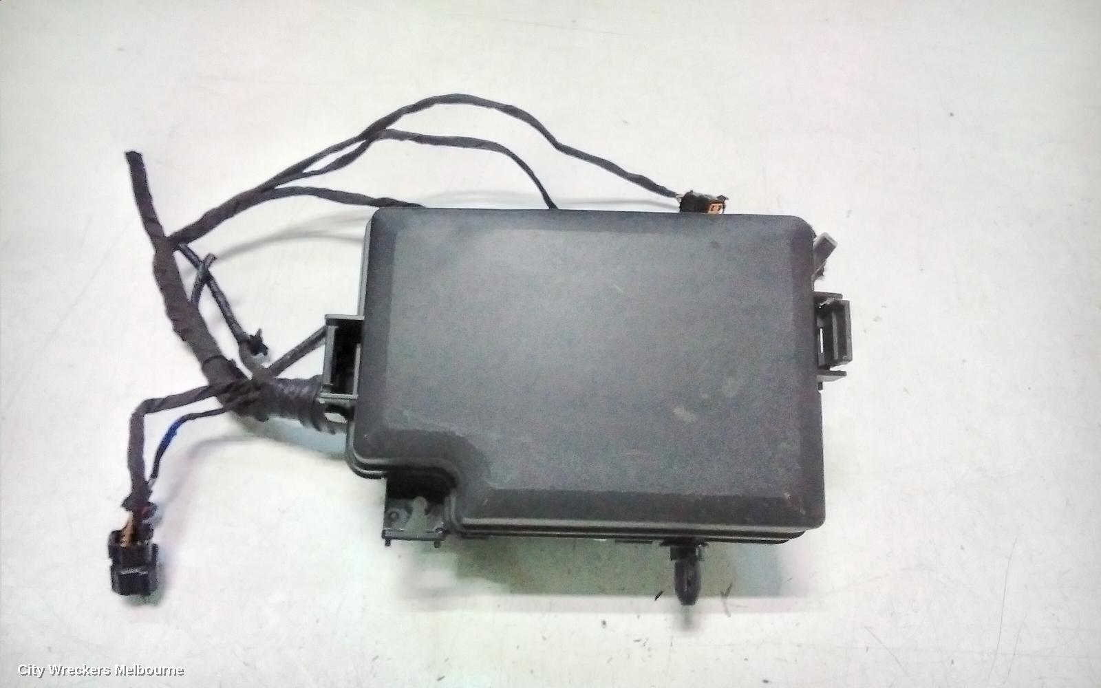 HYUNDAI I30 FUSE BOX, ENGINE BAY, PETROL, PD, 03/2017 ONWARDS - Image 1