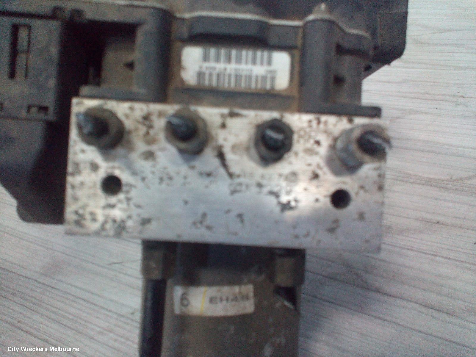 MAZDA CX7 ABS PUMP/MODULATOR, ER, 11/2006 - 02/2012 - Image 2