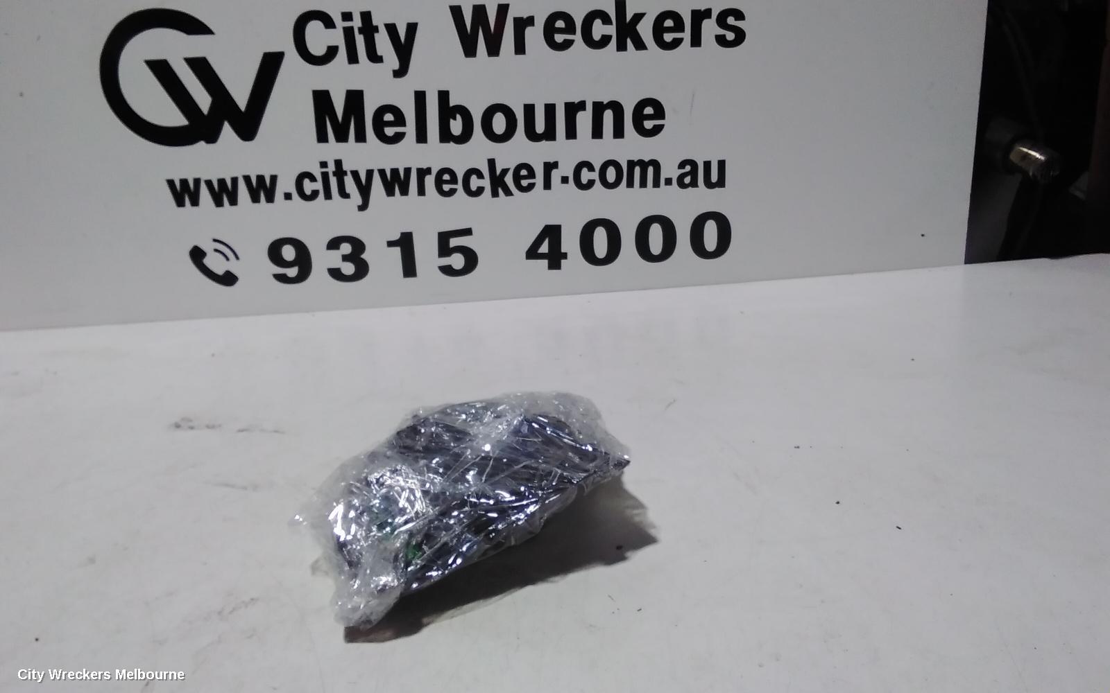 VOLKSWAGEN TRANSPORTER GEAR STICK/SHIFTER, GEAR KNOB ONLY, AUTO T/M, T6, 07/2015 ONWARDS - Image 1