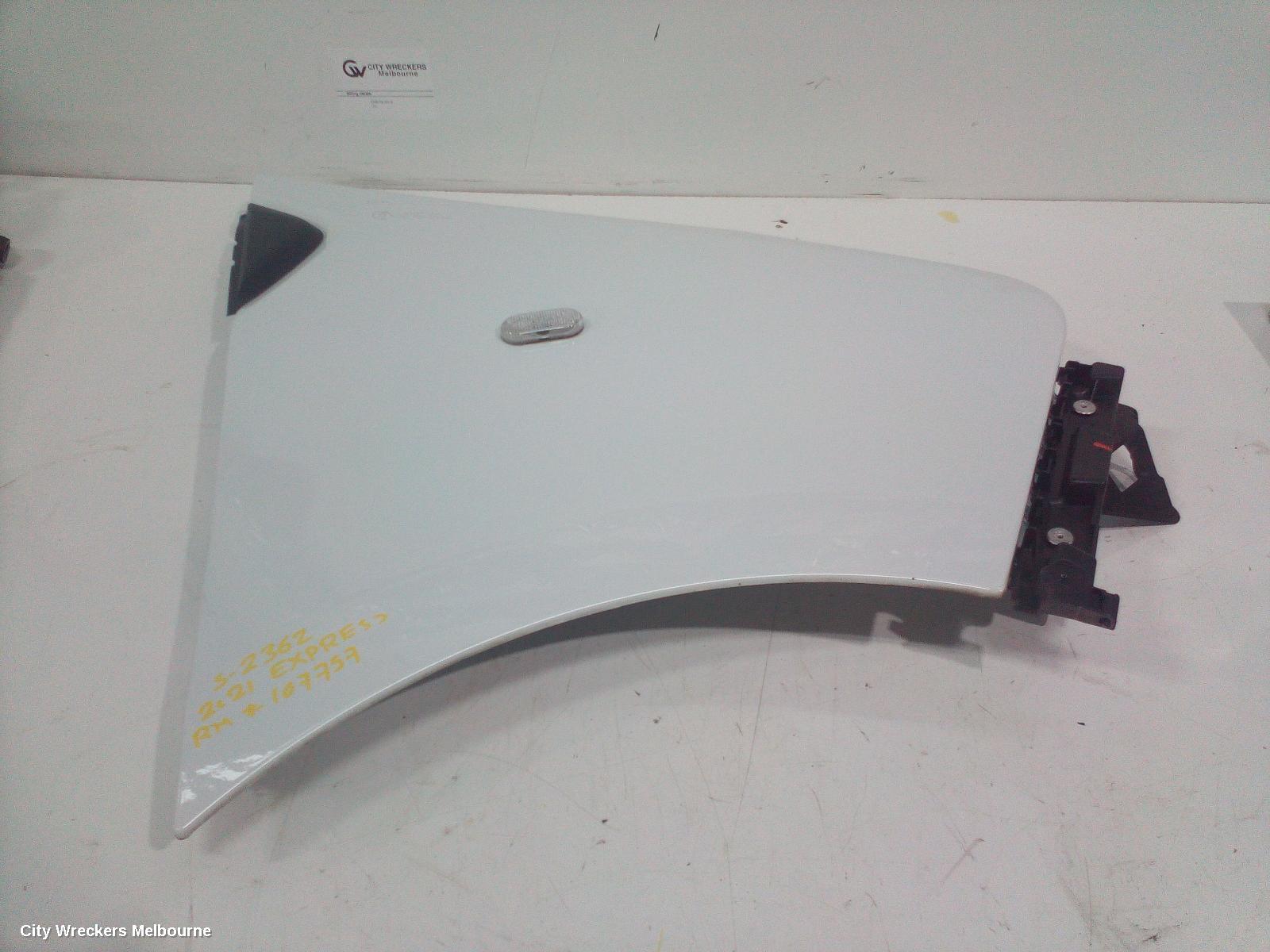 MITSUBISHI EXPRESS RIGHT GUARD, SN, 03/2020 - 12/2022 - Image 1