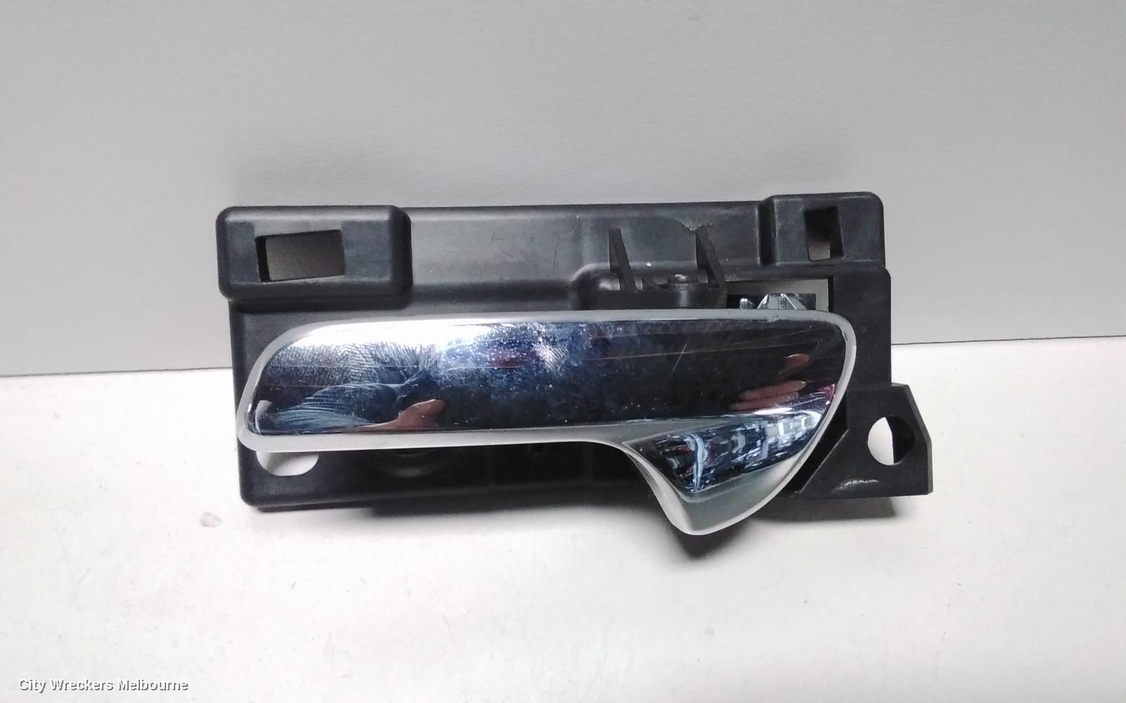JEEP GRANDCHEROKEE DOOR HANDLE, INNER, LH FRONT, WK, 01/2011 - 07/2021 - Image 2