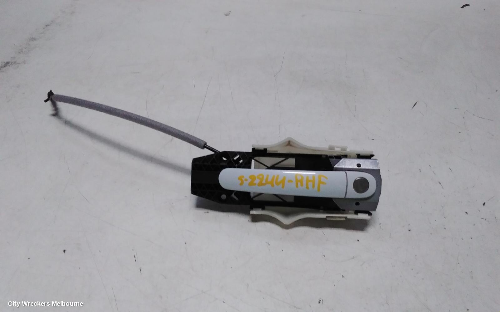 SKODA RAPID DOOR HANDLE, NH, LH FRONT, OUTER, NON KEYLESS TYPE, 05/2014 - 12/2020 - Image 1