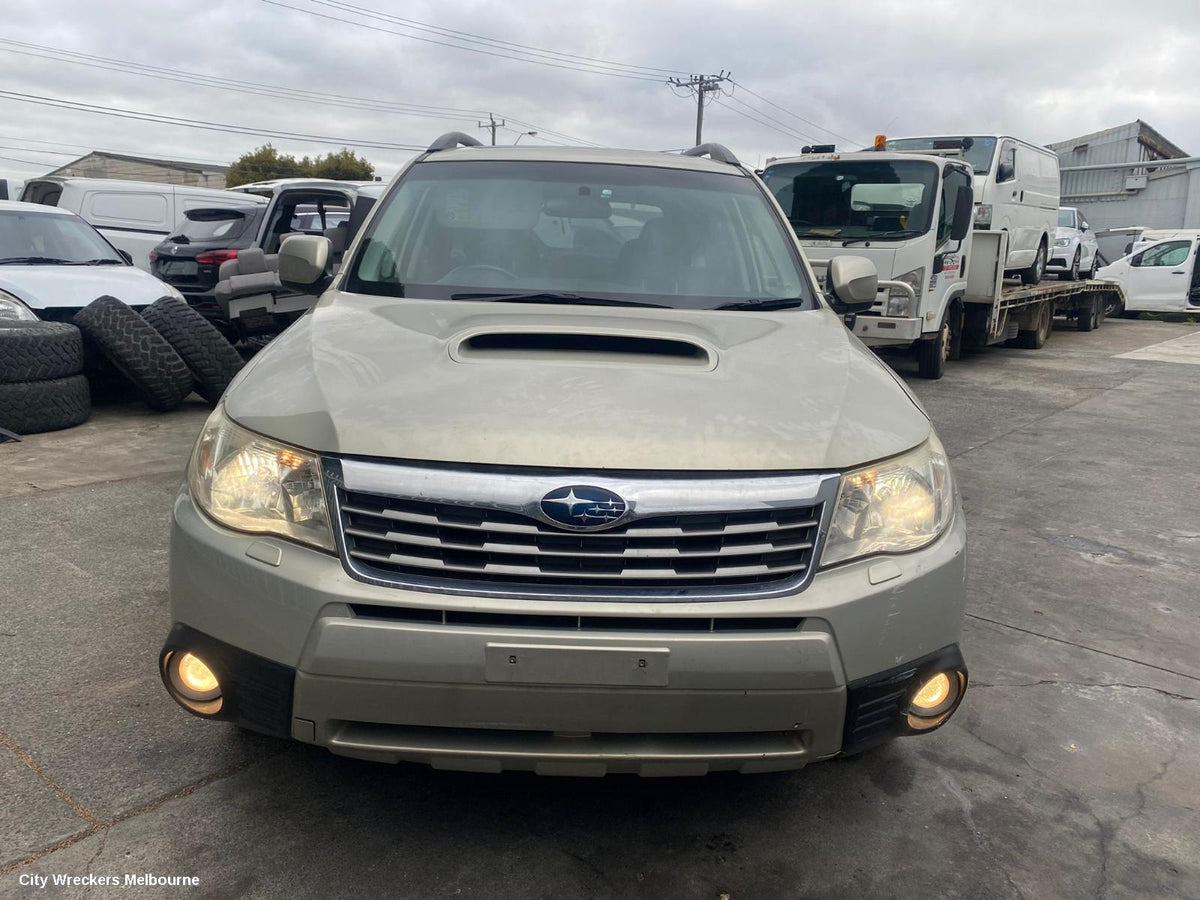 SUBARU FORESTER RIGHT TAILLIGHT, IN BODY, 02/2008 - 12/2012 - Image 1