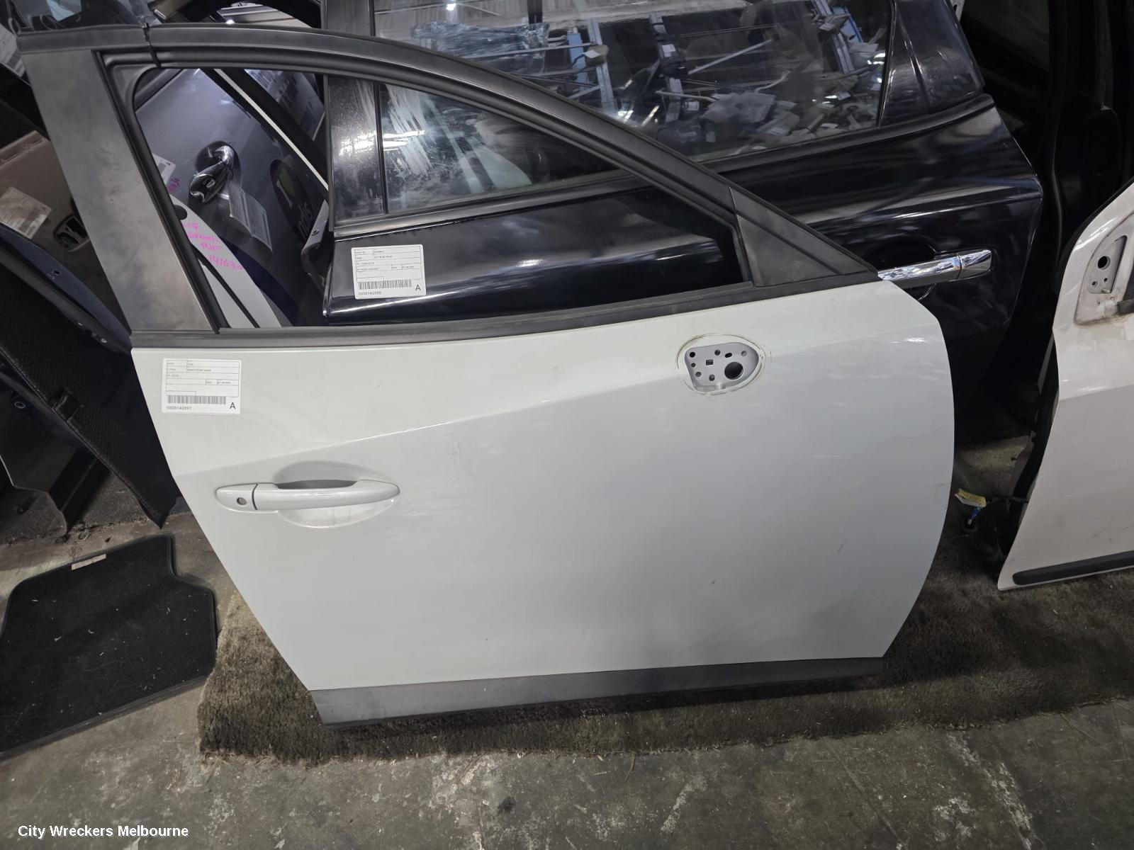 MAZDA CX3 RIGHT FRONT DOOR, DK, 03/2015 ONWARDS - Image 3