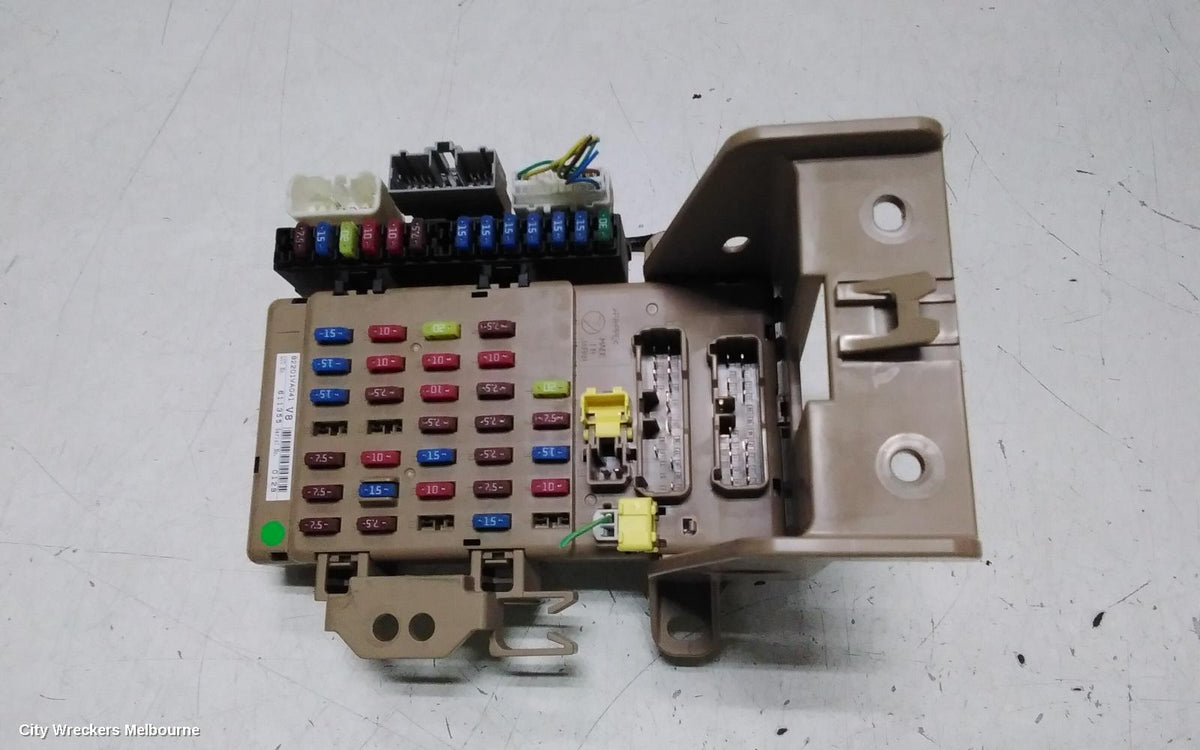 SUBARU LEVORG FUSE BOX, V1, UNDER DASH, PETROL, 2.0, 05/2016 - 12/2020 - Image 2