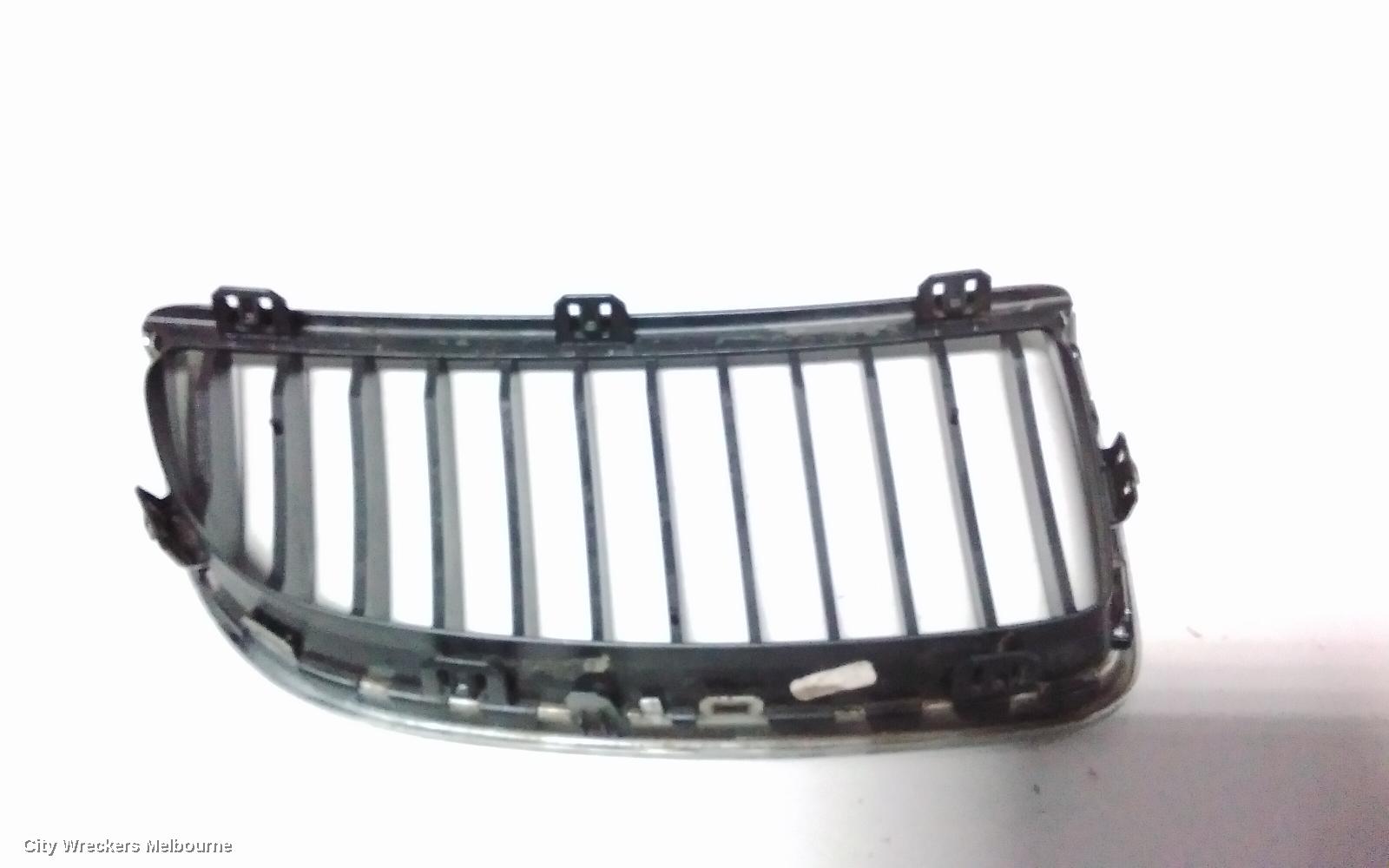 BMW 3 SERIES GRILLE, BONNET GRILLE (LH SIDE), E90/E92/E93, SEDAN/COUPE/CABRIO, 03/2007 - 09/2013 - Image 3