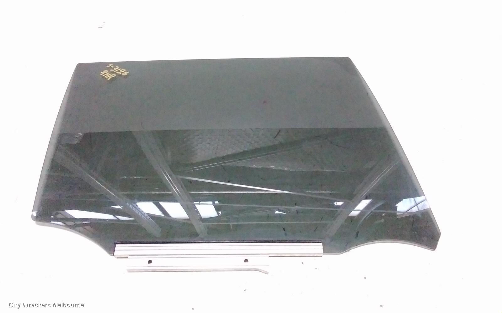 TOYOTA COROLLA CROSS RIGHT REAR DOOR WINDOW, XG10, 01/2022 ONWARDS - Image 2