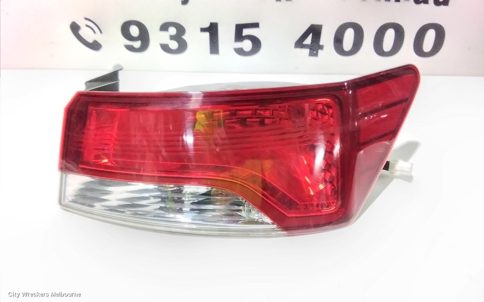 KIA CERATO RIGHT TAILLIGHT, TD, COUPE/KOUP, NON LEDT TYPE, 07/2009 - 09/2011 - Image 3