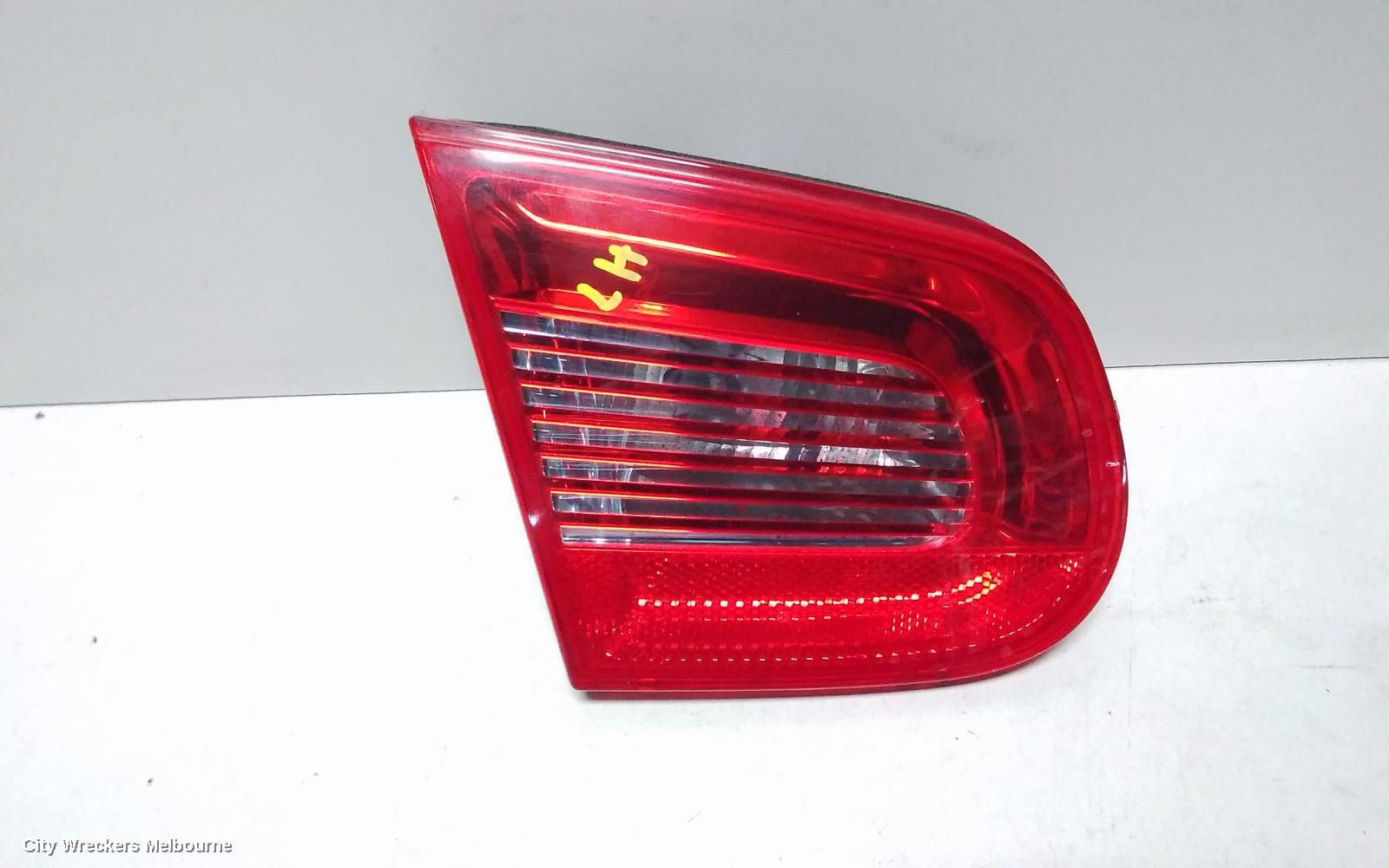 VOLKSWAGEN EOS REAR GARNISH, BOOTLID LAMP (LH SIDE), 1F, 02/2007 - 04/2011 - Image 2