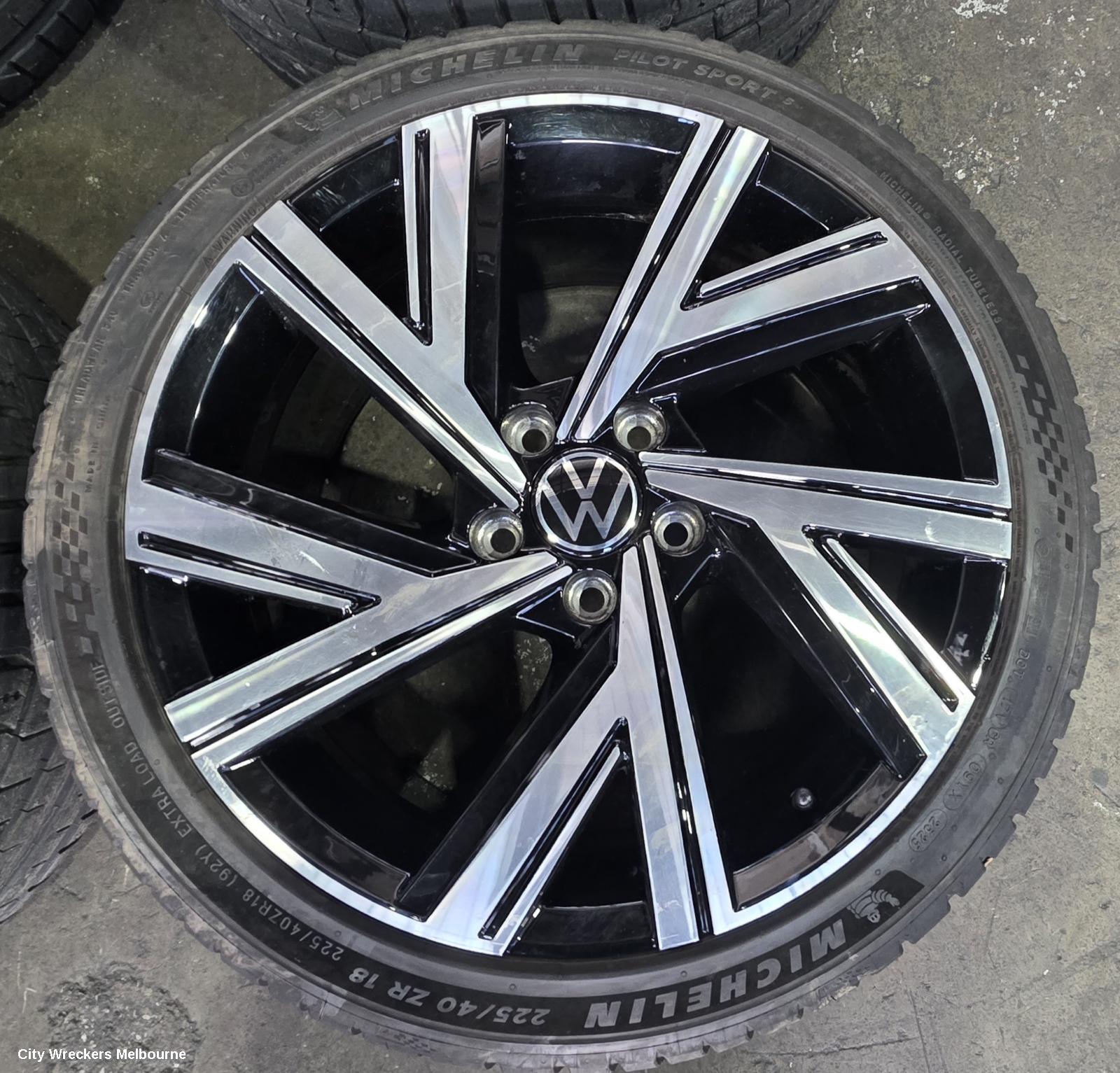 VOLKSWAGEN GOLF WHEEL MAG, FACTORY, 18X7.5IN, BERGAMO, 5 Y SPOKE, BI-COLOUR, GEN 8, 09/2020 - 06/2024 - Image 3