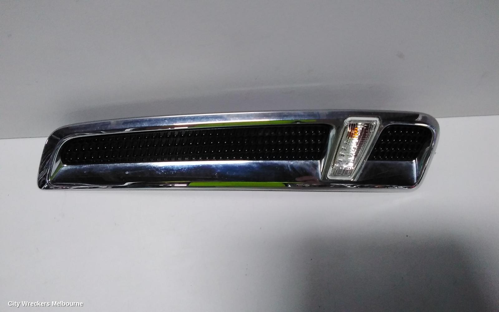 HOLDEN COMMODORE LEFT INDICATOR/FOG/SIDE, GUARD FLASHER (REPEATER), VF, 05/2013 - 12/2017 - Image 2
