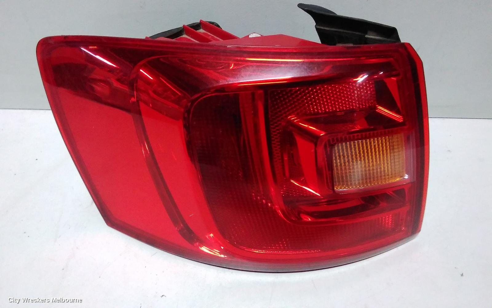 VOLKSWAGEN JETTA LEFT TAILLIGHT, 1B, IN BODY, W/ HALOGEN TYPE, 02/2011 - 10/2014 - Image 2