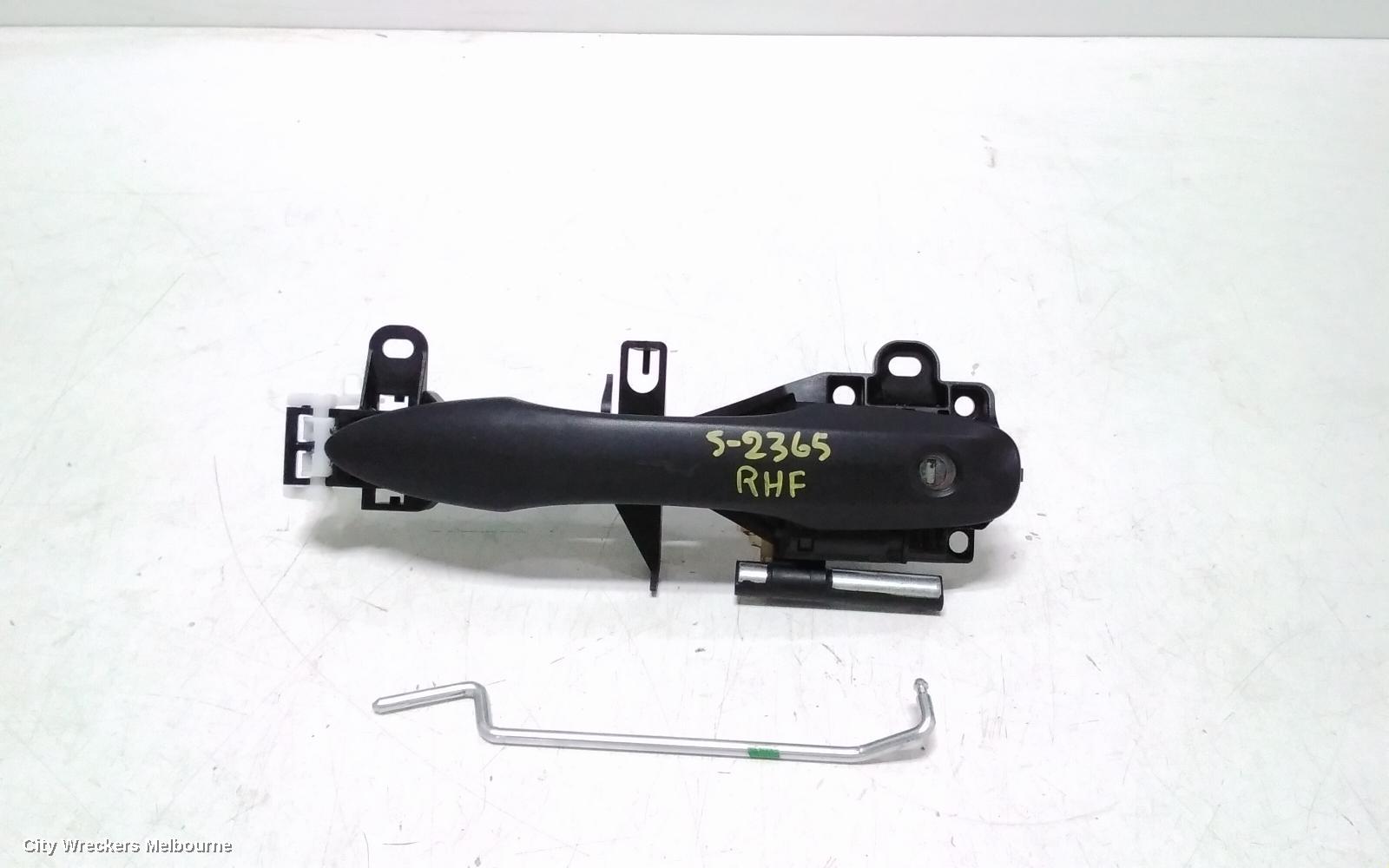 TOYOTA HIACE DOOR HANDLE, OUTER, RH FRONT, COLOUR CODED, 300 SERIES, 02/2019 ONWARDS - Image 1