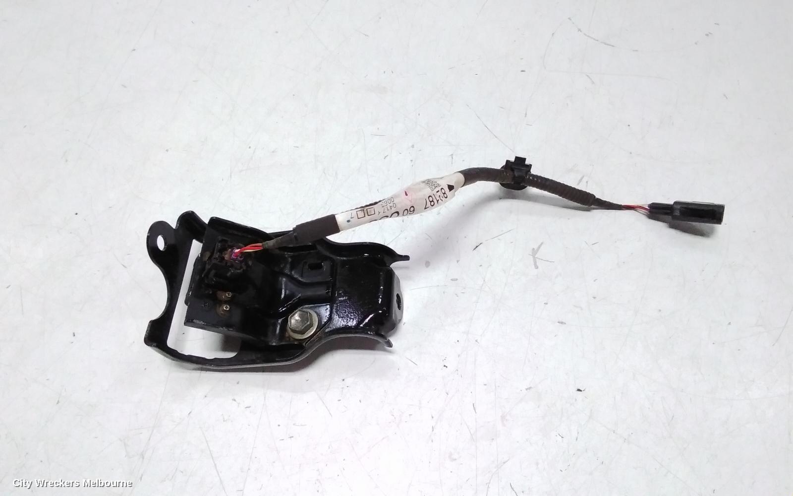 TOYOTA PRADO REVERSE CAMERA, REVERSE CAMERA, 150 SERIES, 08/2009 - 07/2013 - Image 3