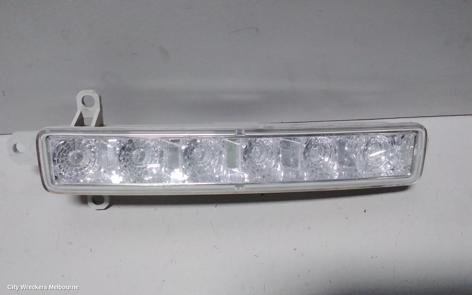 PEUGEOT 308 LEFT INDICATOR/FOG/SIDE, DAYTIME RUNNING LAMP, PALE SILVER TYPE, T9, ACCESS/ACTIVE, 10/2014 - 02/2015 - Image 2