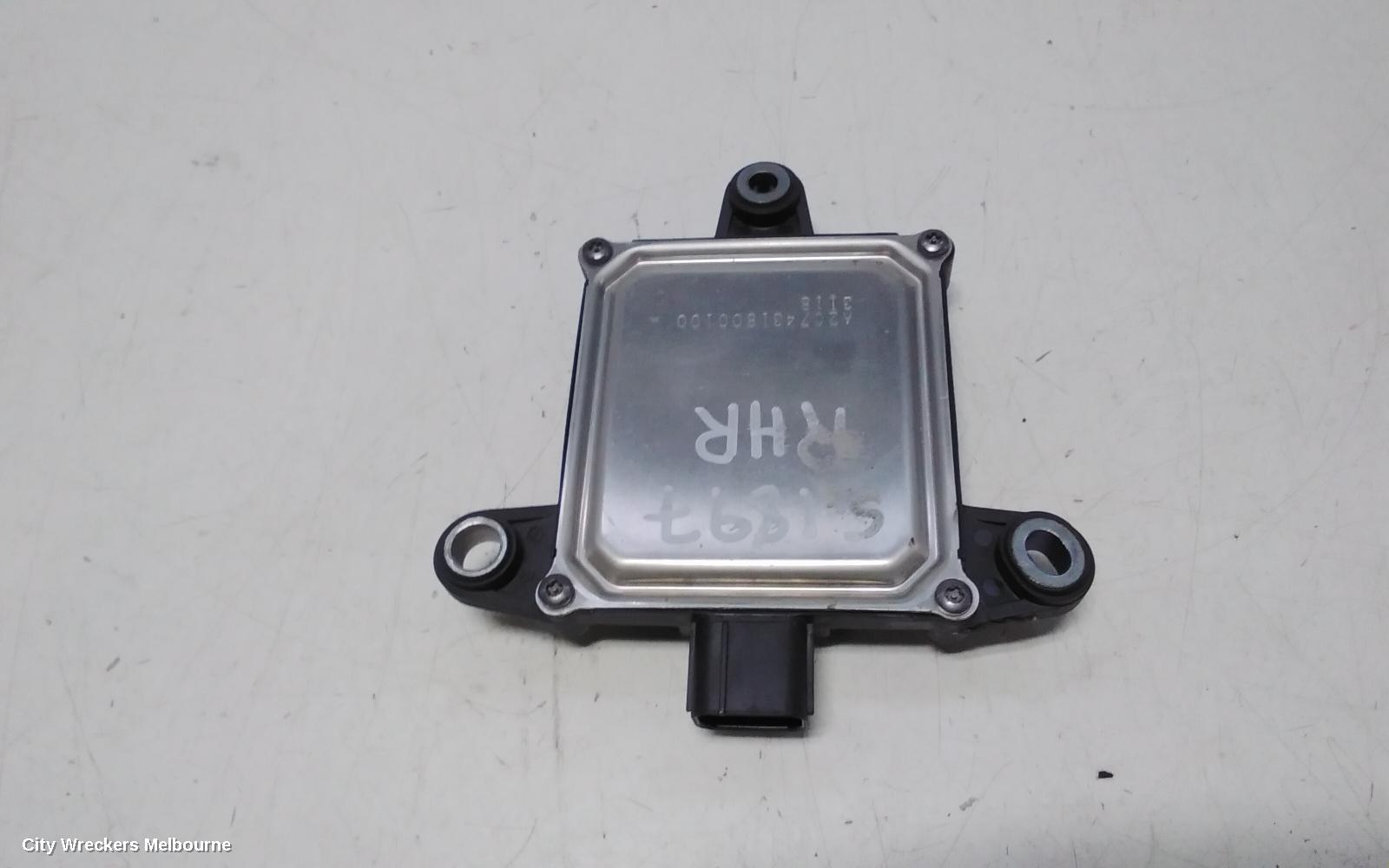 TOYOTA C-HR, GEN 1, 12/2016 - 09/2023, RHR BLIND SPOT MOUDLE: 116096 - Image 3