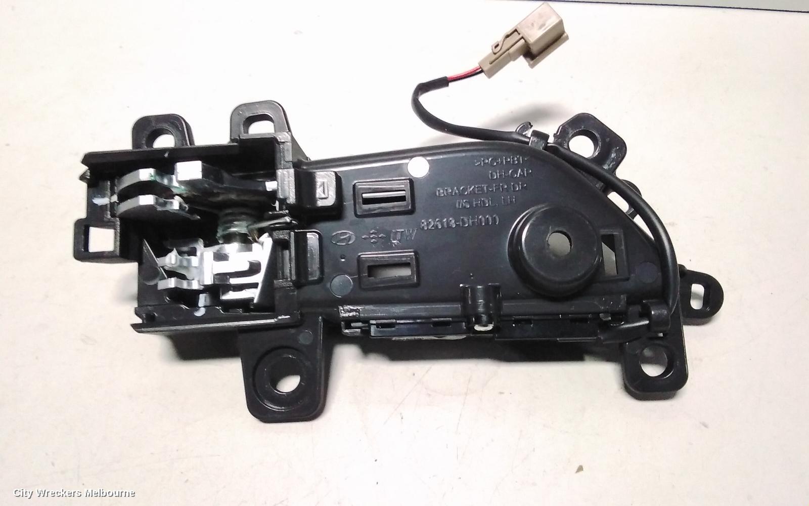 HYUNDAI GENESIS DOOR HANDLE, INNER, LH FRONT, DH, 11/2014 - 01/2018 - Image 3