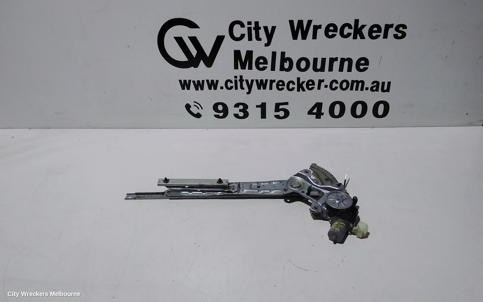 MITSUBISHI PAJERO RIGHT FRONT WINDOW REG/MOTOR, QE, PAJERO SPORT, 10/2015 ONWARDS - Image 1