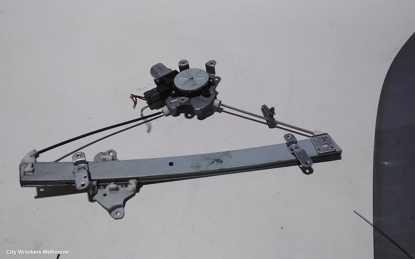 MITSUBISHI LANCER RIGHT FRONT WINDOW REG/MOTOR - Image 1