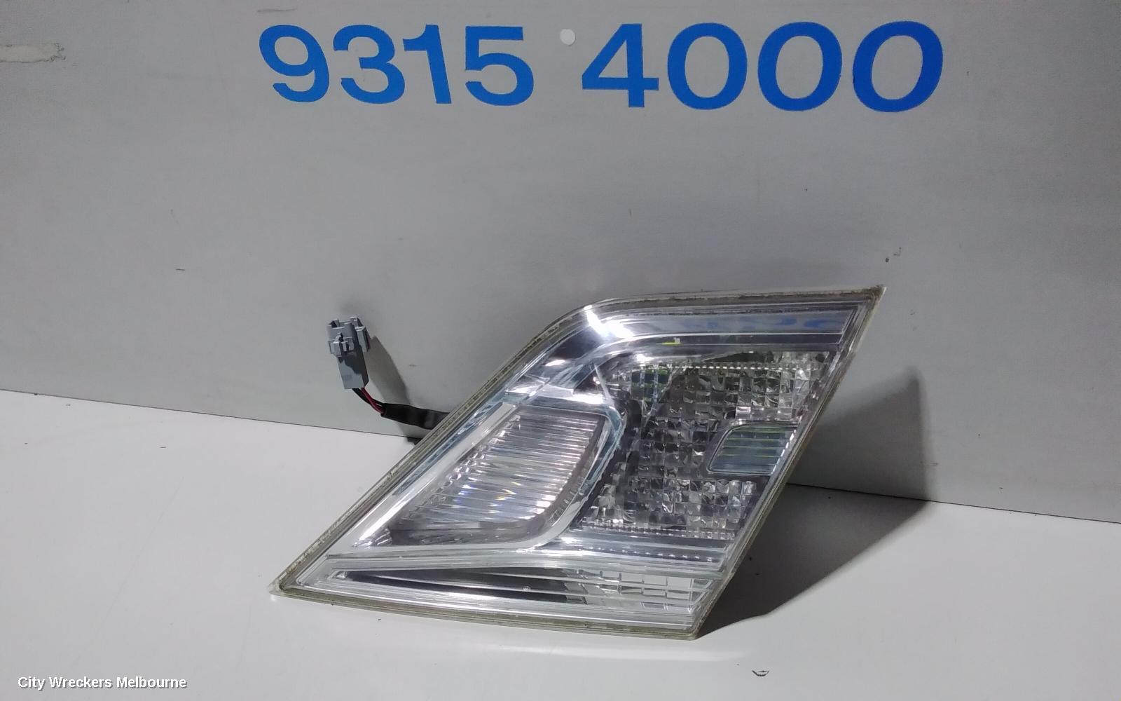 TOYOTA AURION REAR GARNISH, BOOTLID LAMP (RH SIDE), SPORTIVO/TOURING/WHITE, GSV40R, 09/2009 - 03/2012 - Image 2