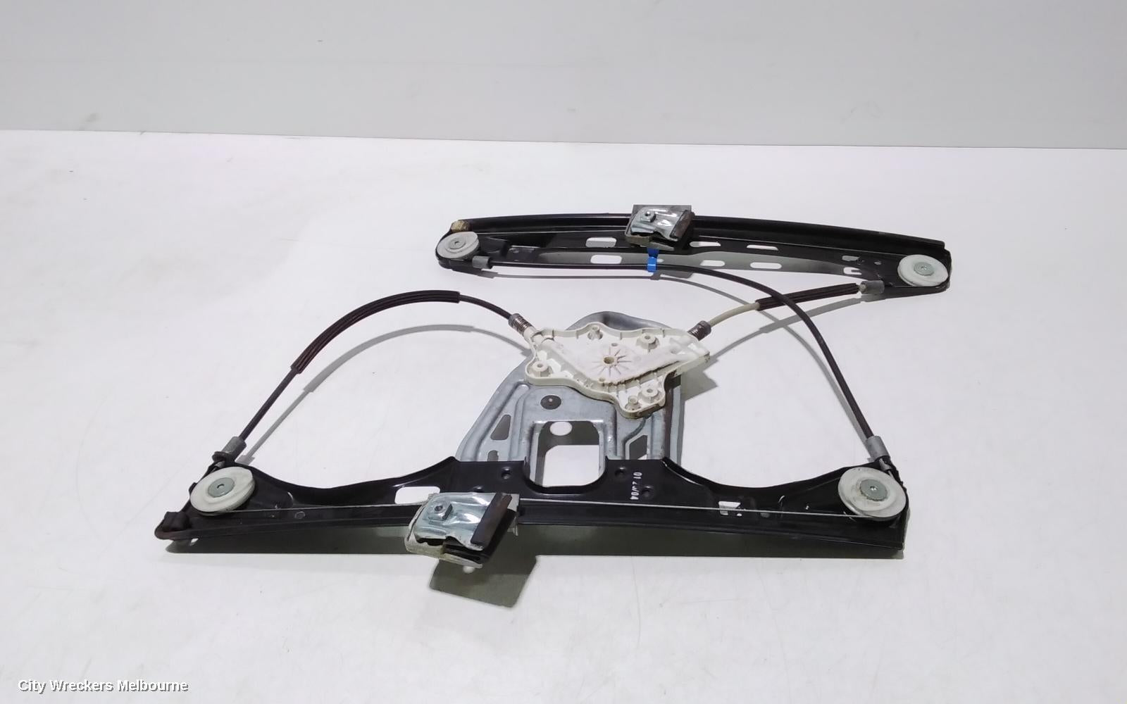 MERCEDES C CLASS RIGHT FRONT WINDOW REG/MOTOR, W203/S203, CLAMP TYPE, VIN WDC..., 11/2000 - 06/2007 - Image 1