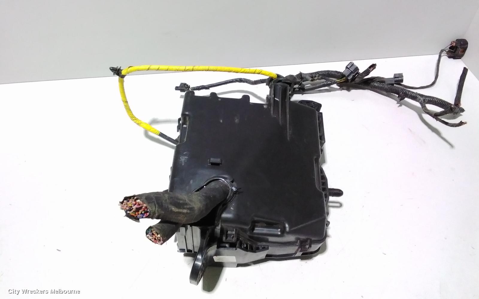 KIA CARNIVAL/GRAND CARNIVAL FUSE BOX, ENGINE BAY, PETROL, YP, 02/2015 - 10/2020 - Image 3