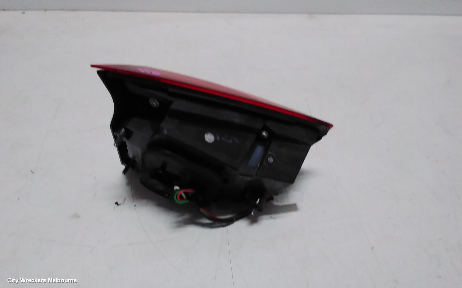 MG GS REAR GARNISH, TAILGATE LAMP (RH SIDE), HALOGEN TYPE, SAS2, 09/2016 - 08/2019 - Image 3