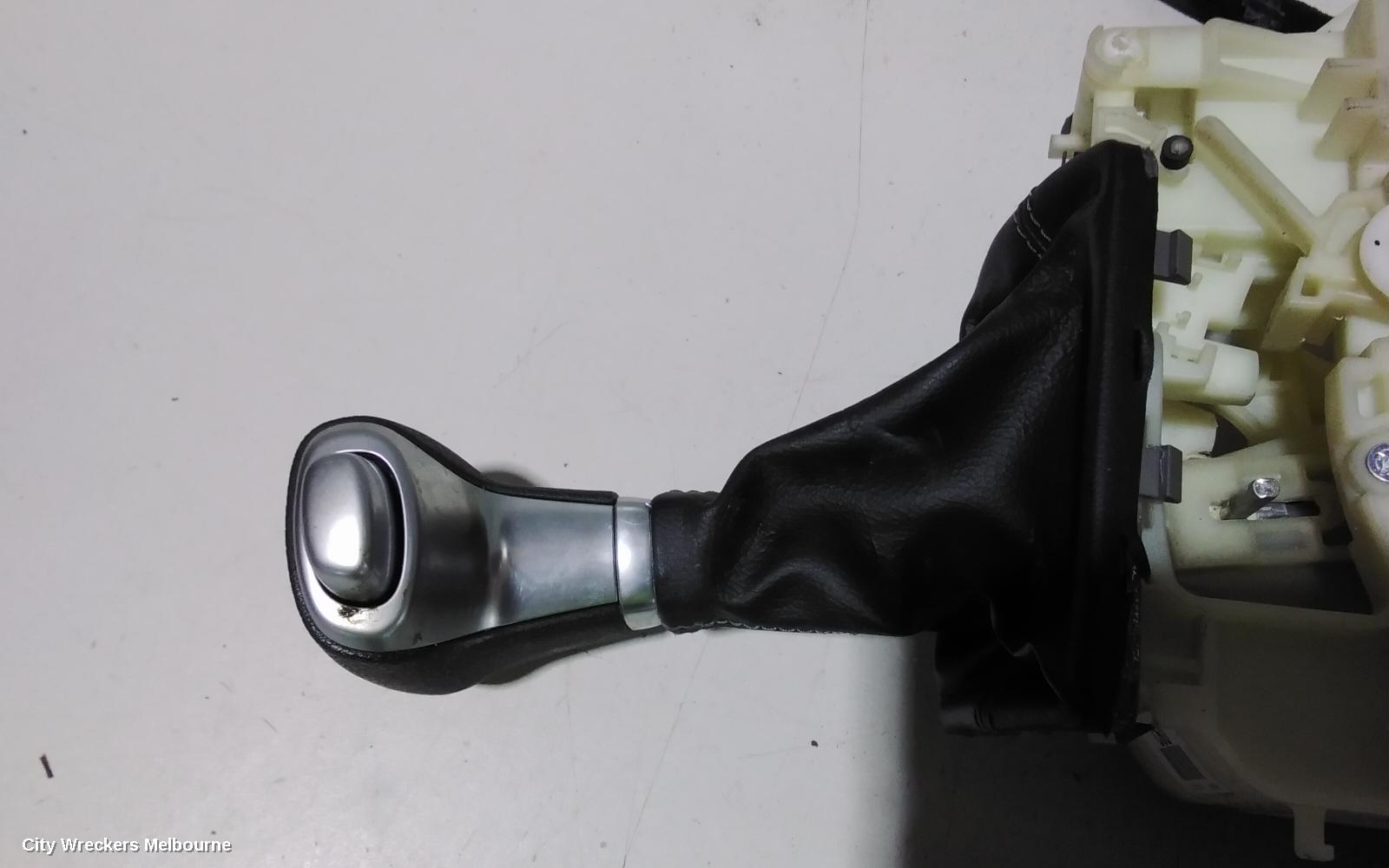 KIA CARNIVAL/GRAND CARNIVAL GEAR STICK/SHIFTER, YP, 01/2015 - 10/2020 - Image 2
