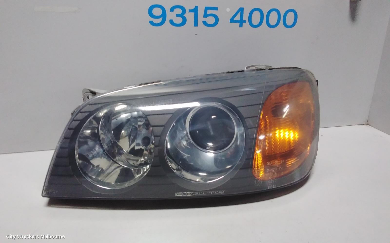 HYUNDAI GRANDEUR LEFT HEADLAMP, XG, BLACK INSERT, 10/1999 - 07/2002 - Image 2