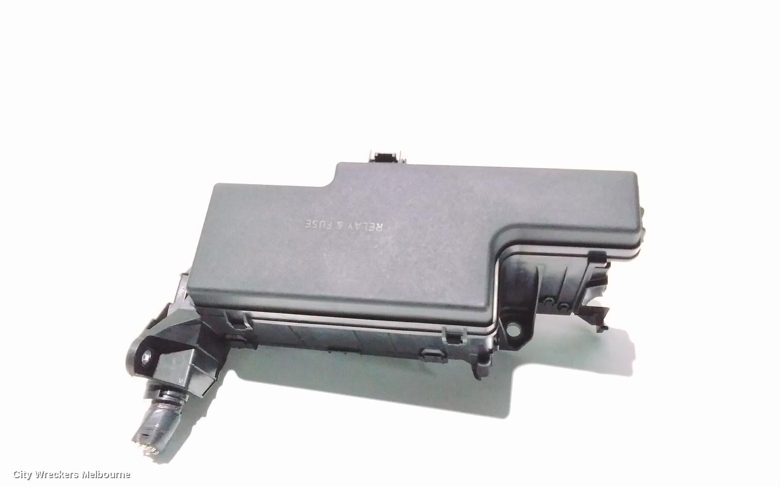 TOYOTA HILUX FUSE BOX, ENGINE BAY, PETROL, 09/2015 ONWARDS - Image 1