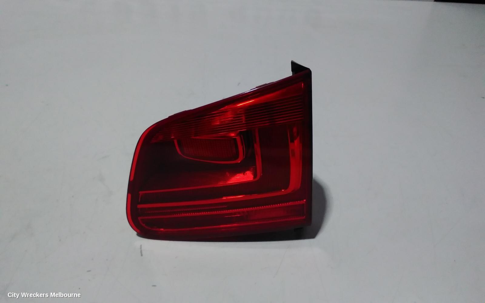 VOLKSWAGEN TIGUAN REAR GARNISH, TAILGATE LAMP (RH SIDE), 5N, 07/2011 - 08/2016 - Image 2