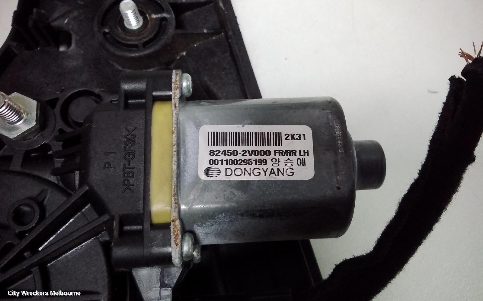 HYUNDAI VELOSTER LEFT FRONT WINDOW REG/MOTOR, FS, 12/2011 - 02/2018 - Image 2