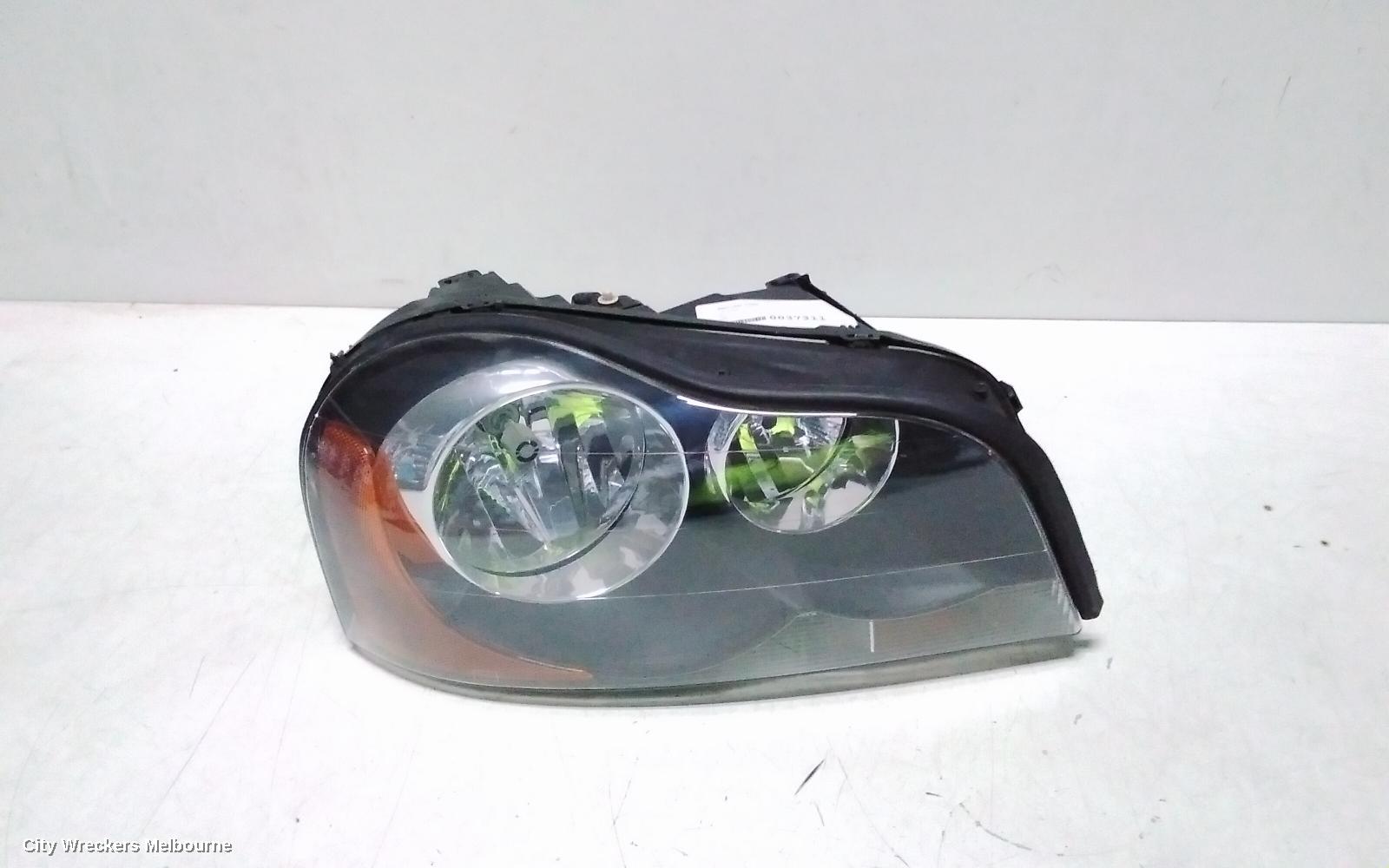 VOLVO XC90 RIGHT HEADLAMP, HALOGEN, BLACK INSERT TYPE, 07/2003 - 12/2014 - Image 2