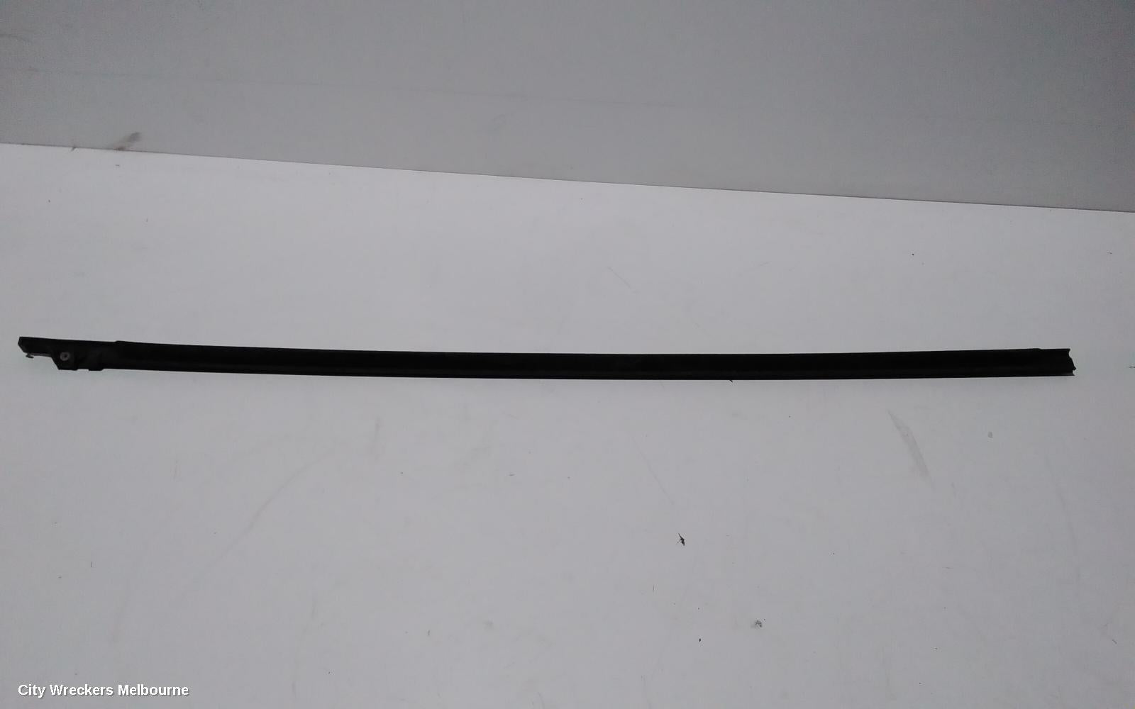 LAND ROVER DISCOVERY SPORT DOOR MOULD, LHF UPPER CHROM MOULD: 87030, L550, 01/2015 ONWARDS - Image 3