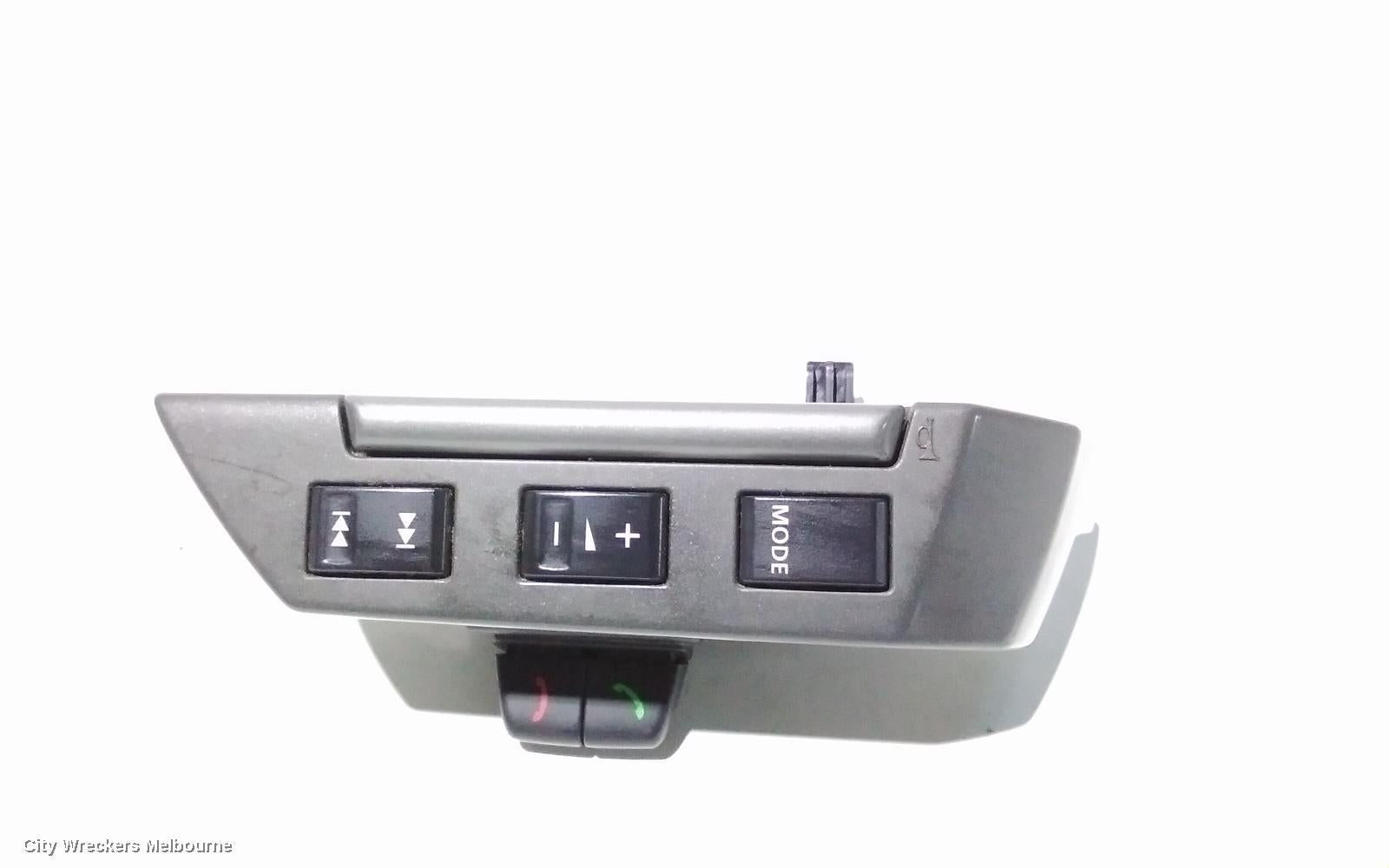 LAND ROVER RANGEROVER SPORT, L320, 08/2005 - 12/2013, RH STEERING WHEEL SWITCH PACK - XPD500510WVH: 87331 - Image 1