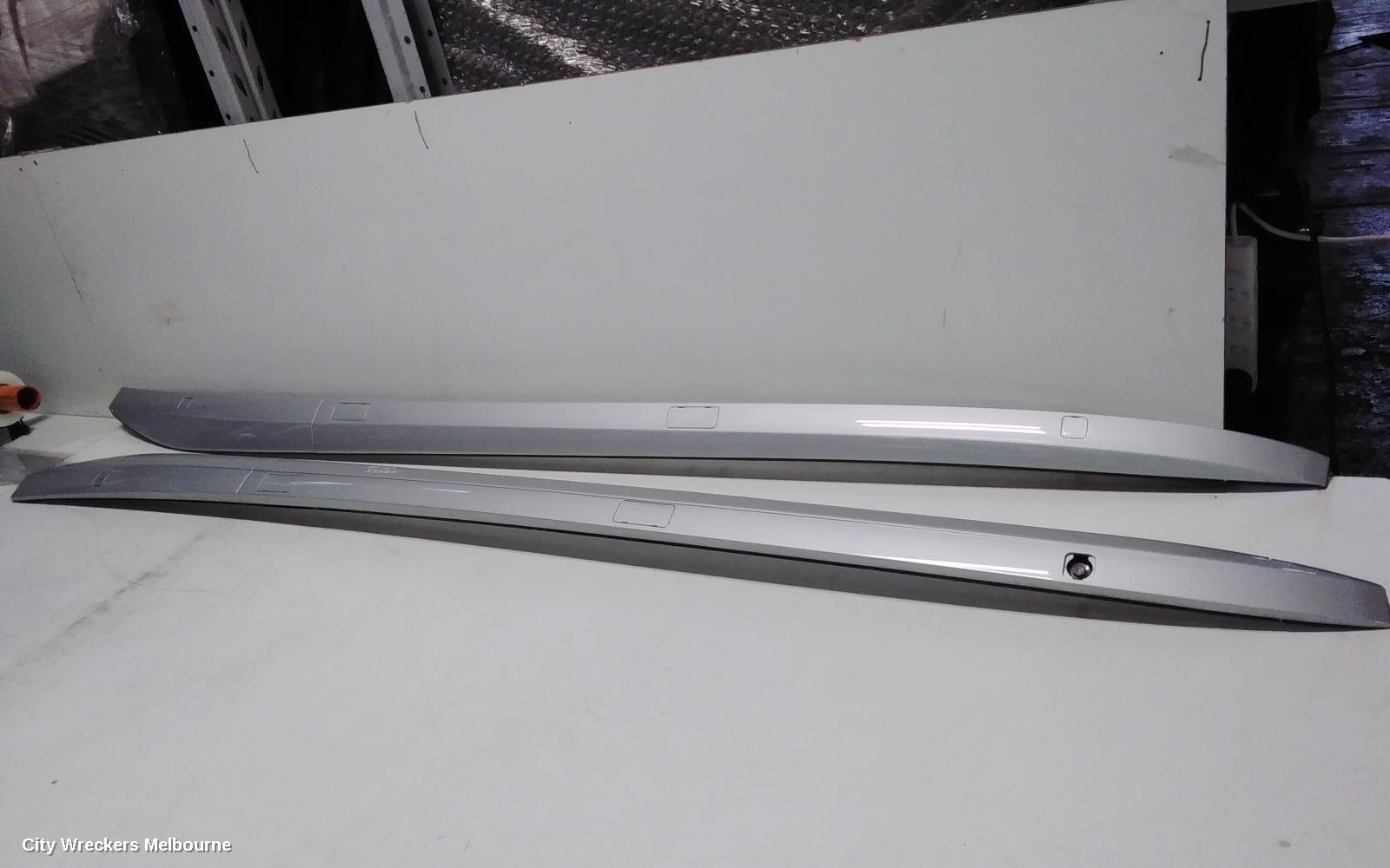 TOYOTA KLUGER ROOF RAIL - Image 1