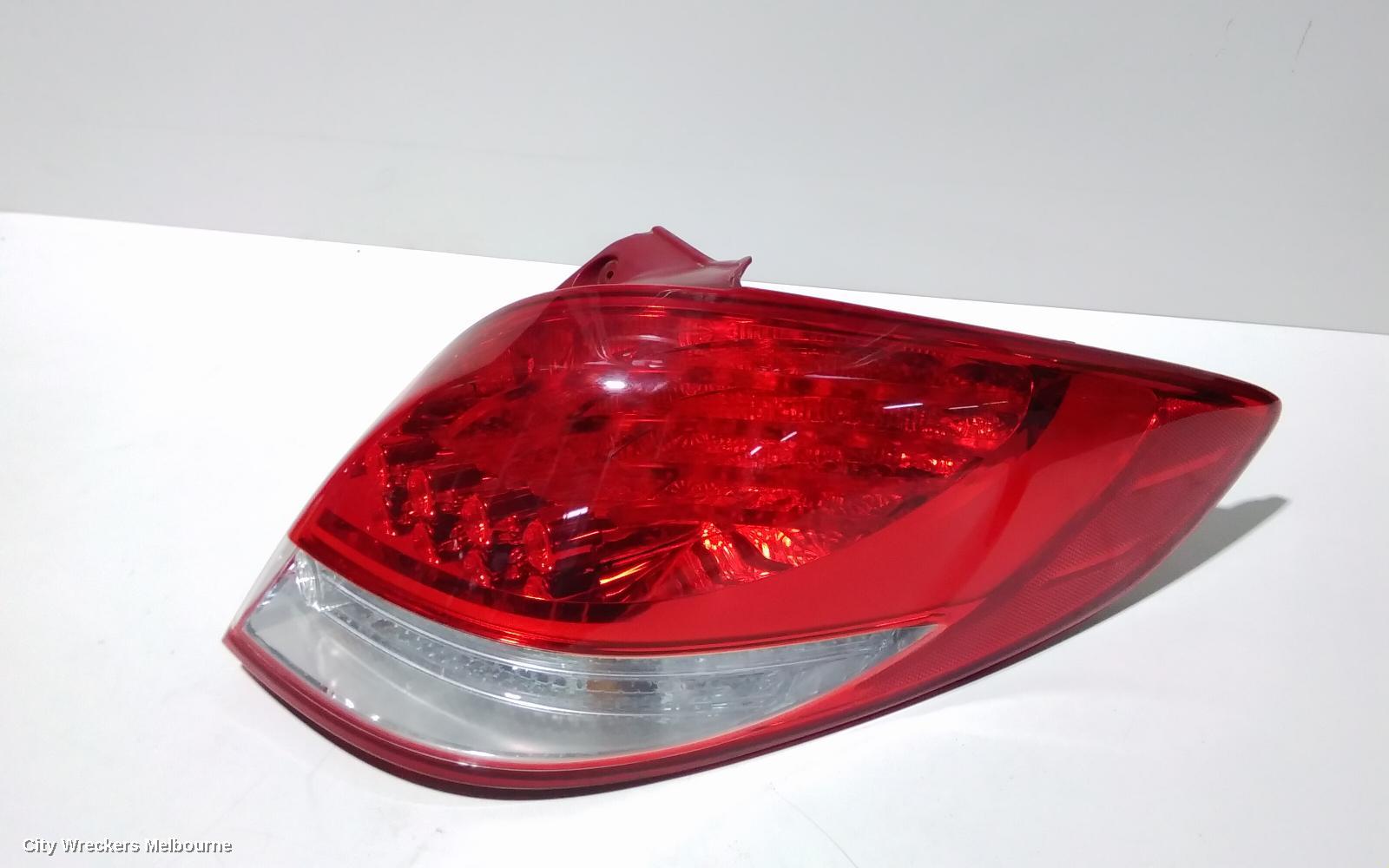 HYUNDAI VELOSTER RIGHT TAILLIGHT, IN BODY, FS, LED TYPE, 12/2011 - 02/2018 - Image 1
