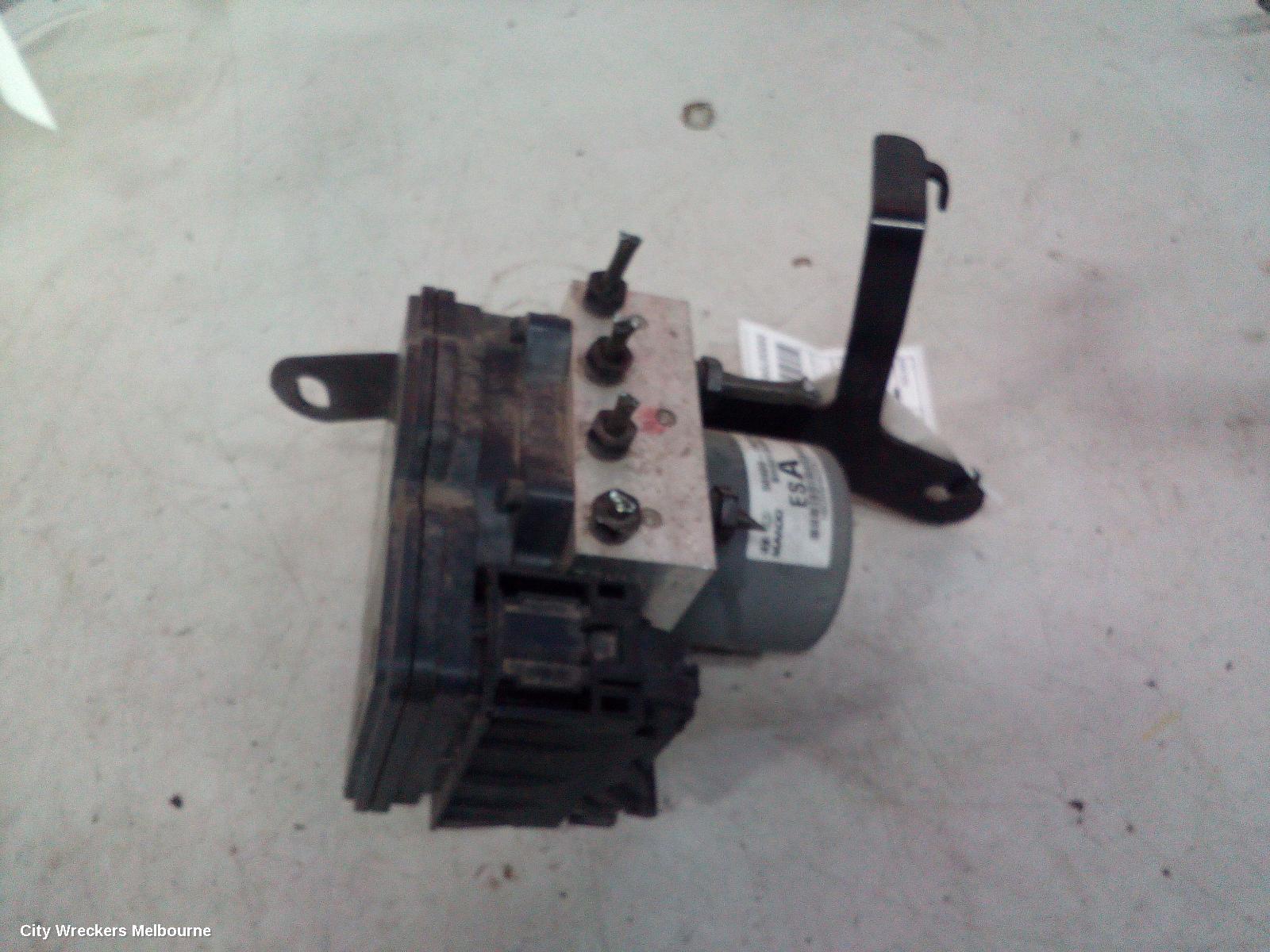 KIA CERATO WASHER BOTTLE, TD, HATCH/SEDAN, NON LEVEL SENSOR TYPE, 01/2009 - 03/2013 - Image 3